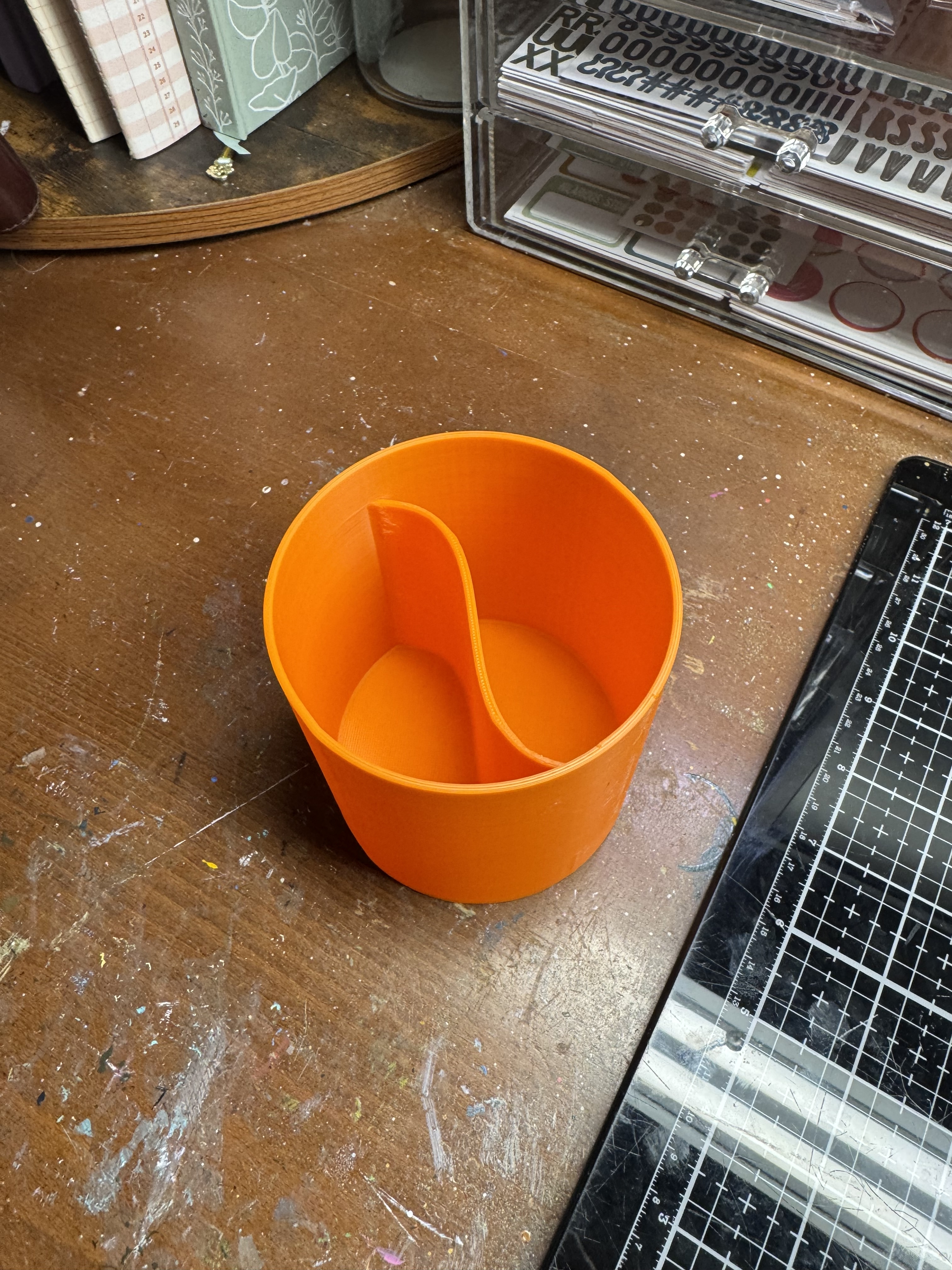 Divided Pen Cup