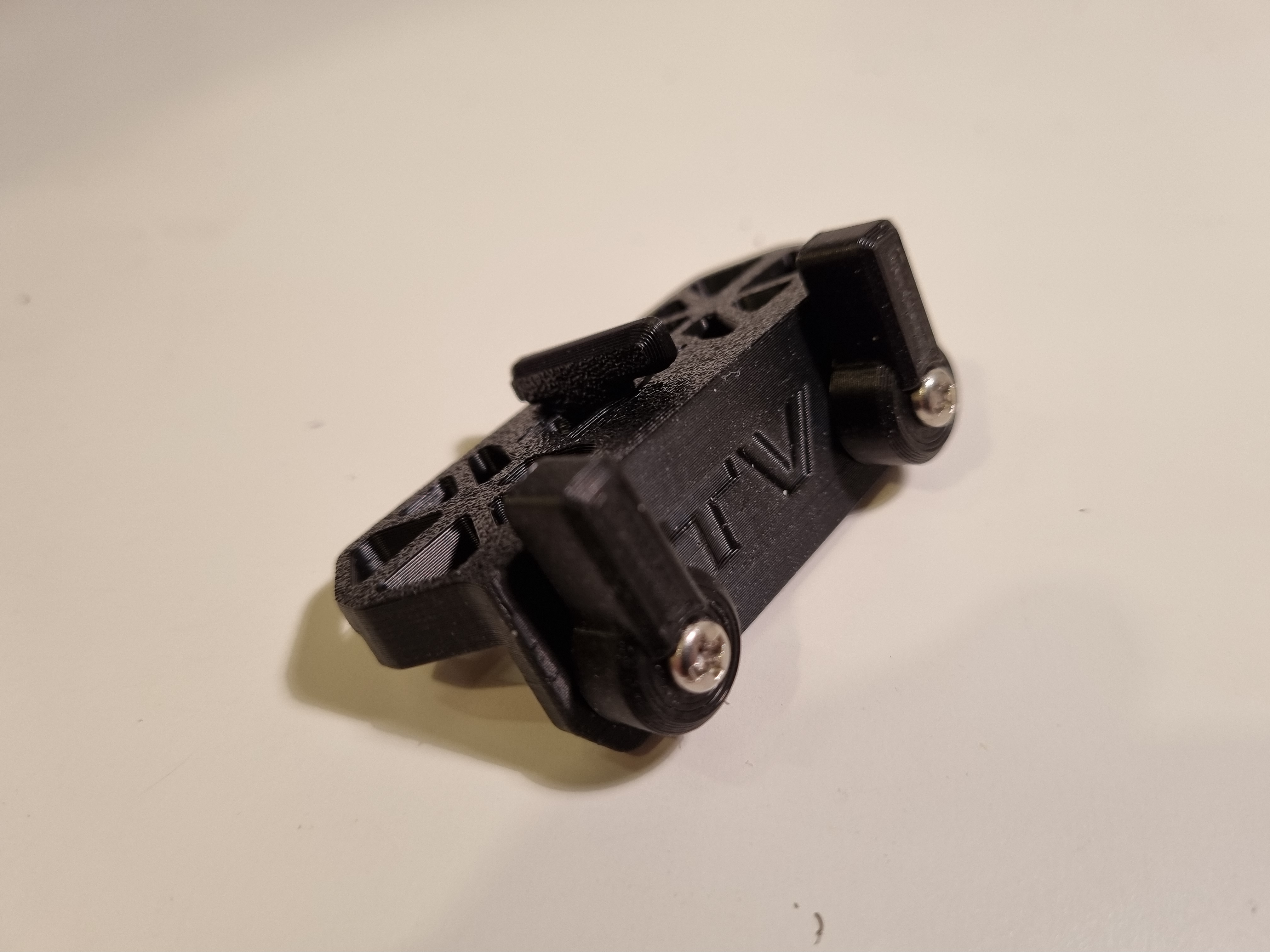 Annex 2020 Enclosure Clip with door latches — thumbnail 3