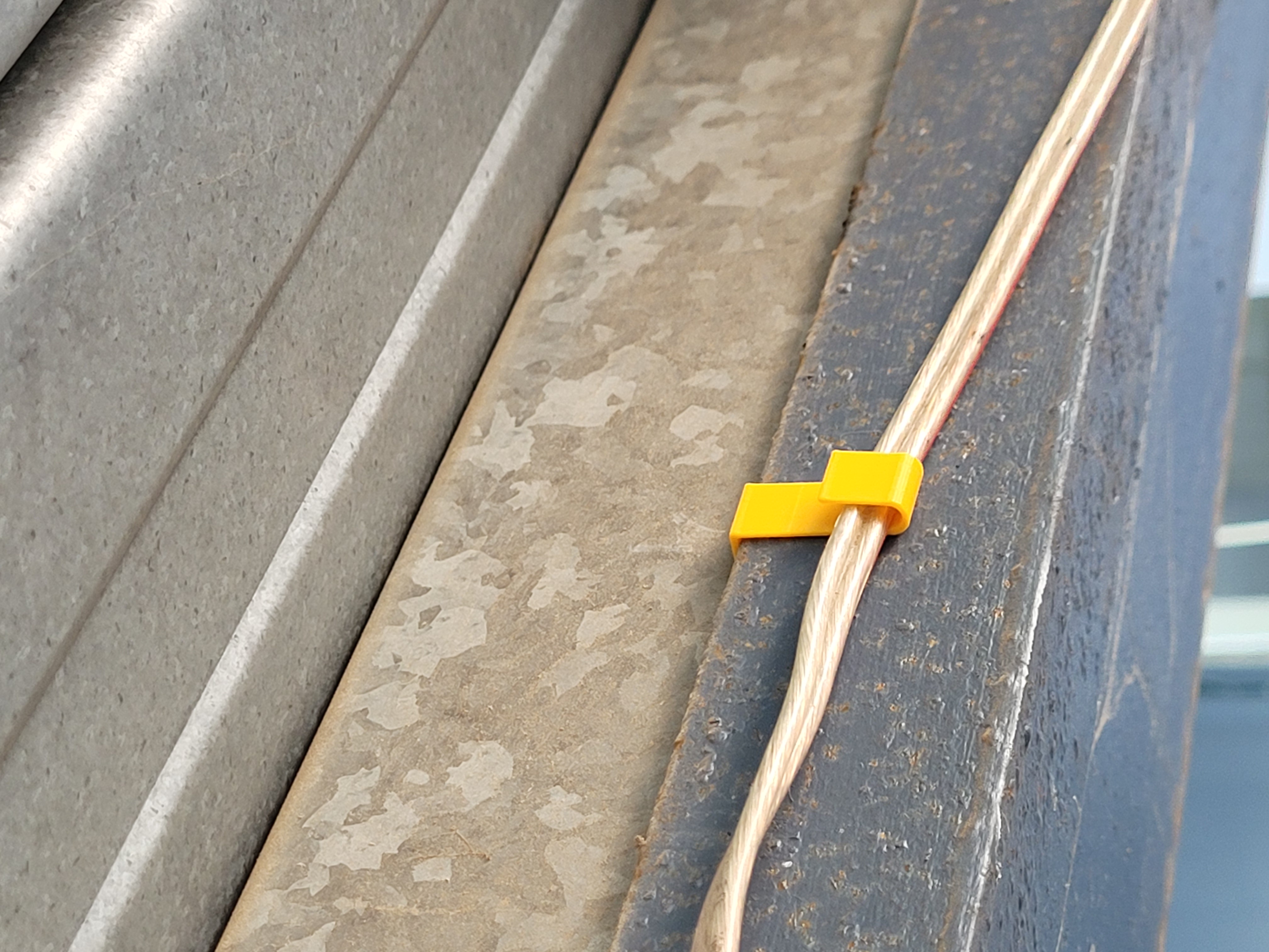 Miniatura 2 do modelo 3D small cable hanger hook