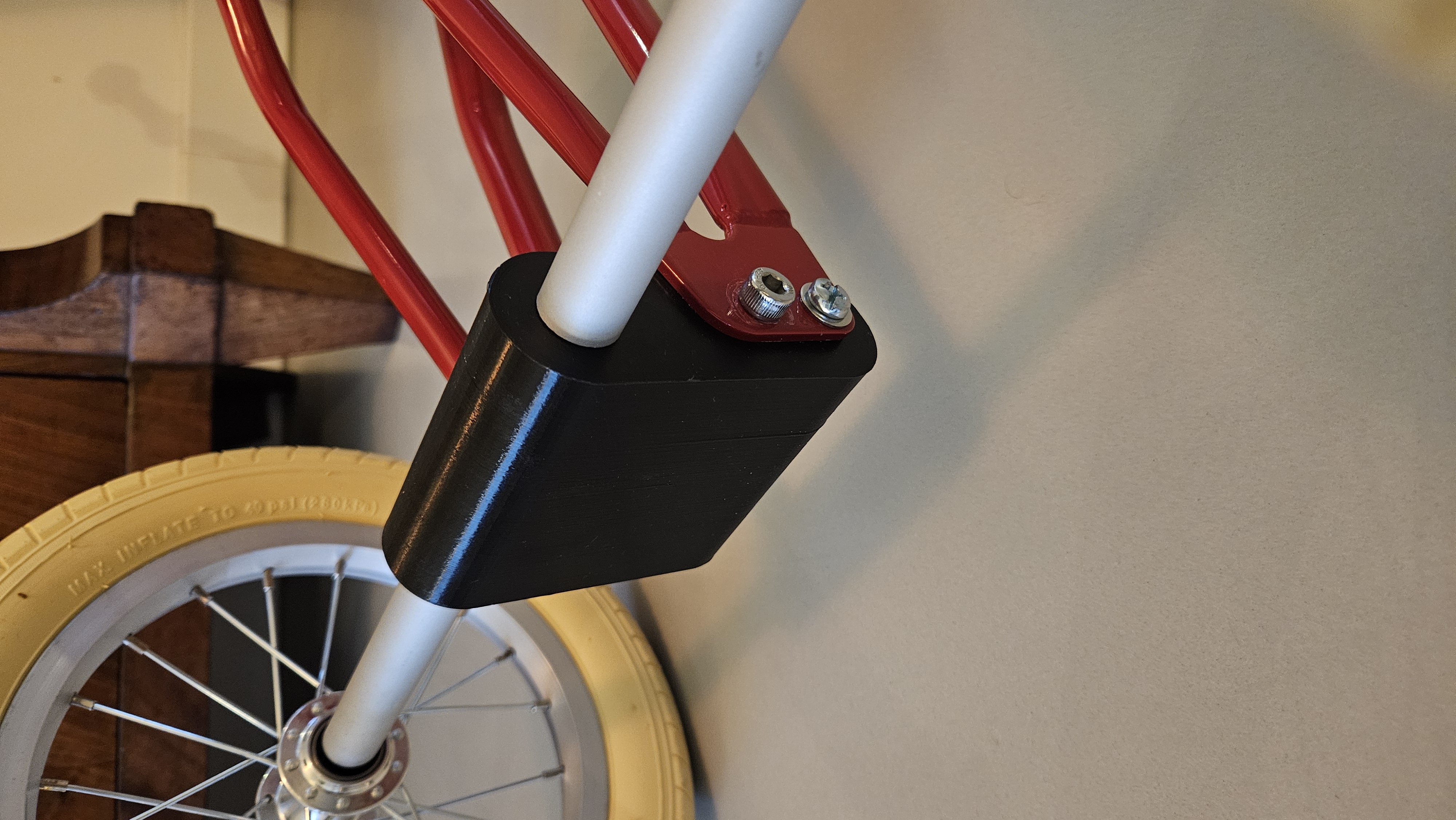 Axle-lowering adapter for Veloretti walking tricycle