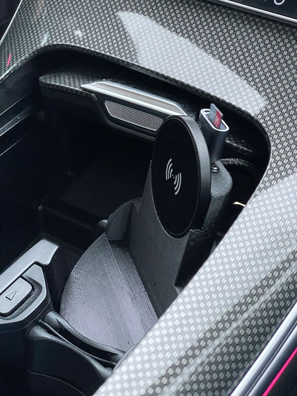 Phone Holder with Wireless Charger Pad for Mercedes C-class (W206, S206) Cup Holder, parametric, incl. Fusion 360 project files