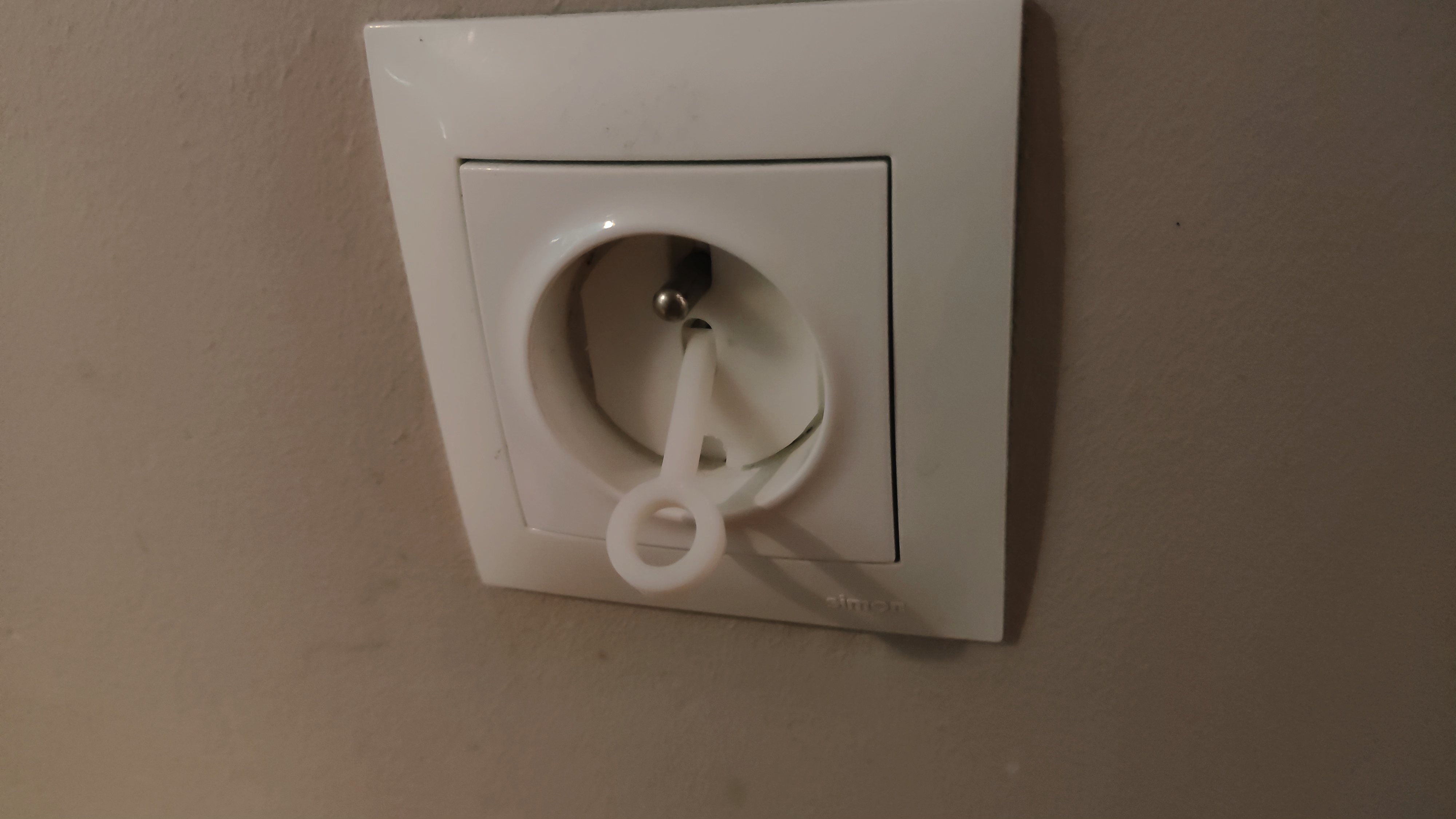 Miniatura 4 do modelo 3D Electrical Socket Cover (EU Type) (Child Safe)