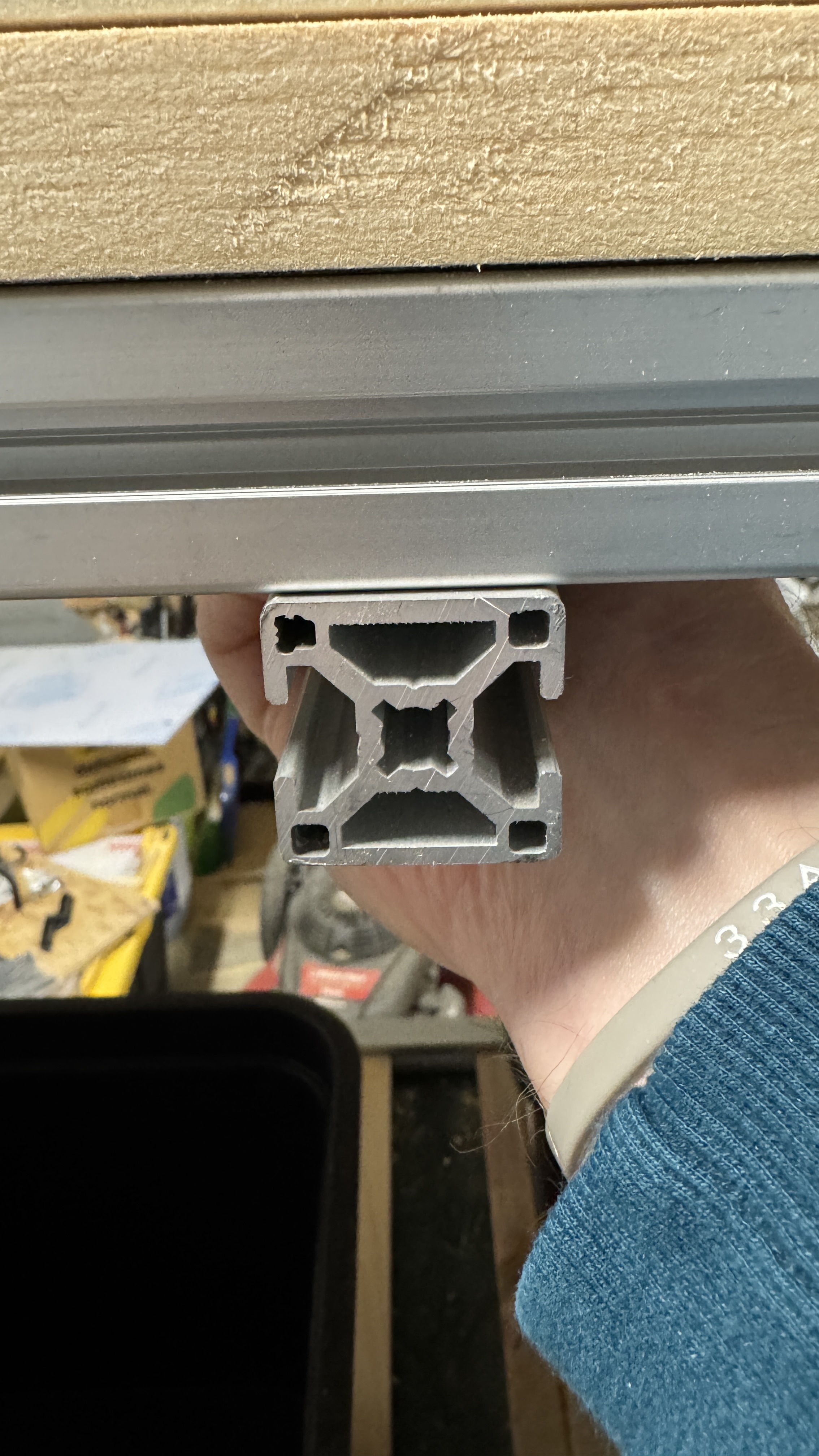 Extrusion End Cap Hanger — thumbnail 2