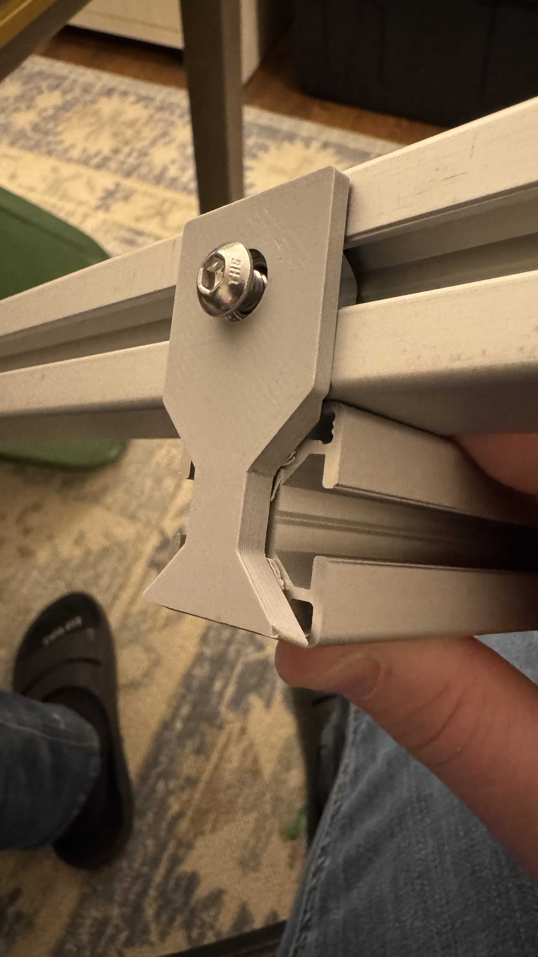 Extrusion End Cap Hanger