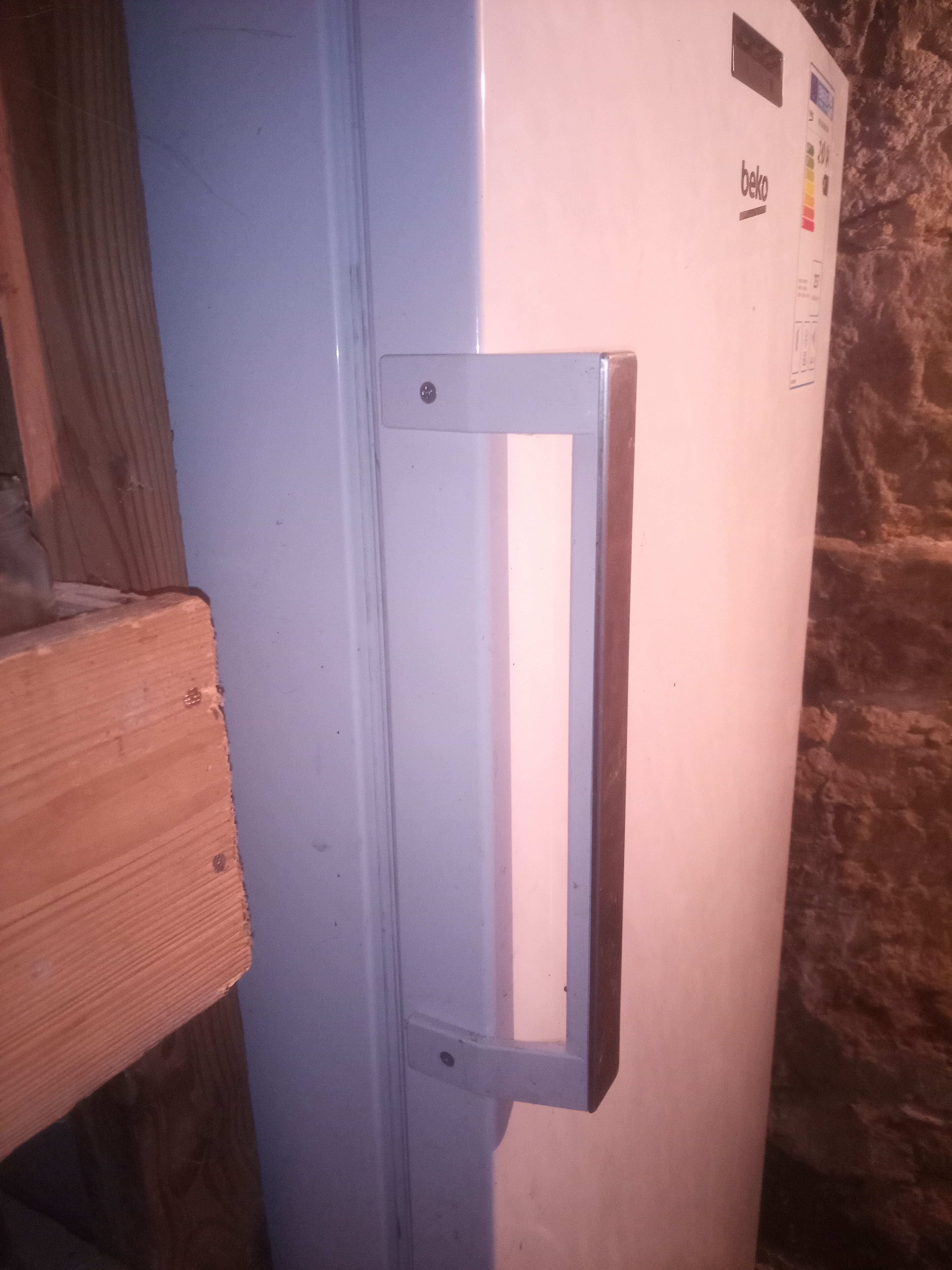 Freezer handle (držadlo mrazáku)