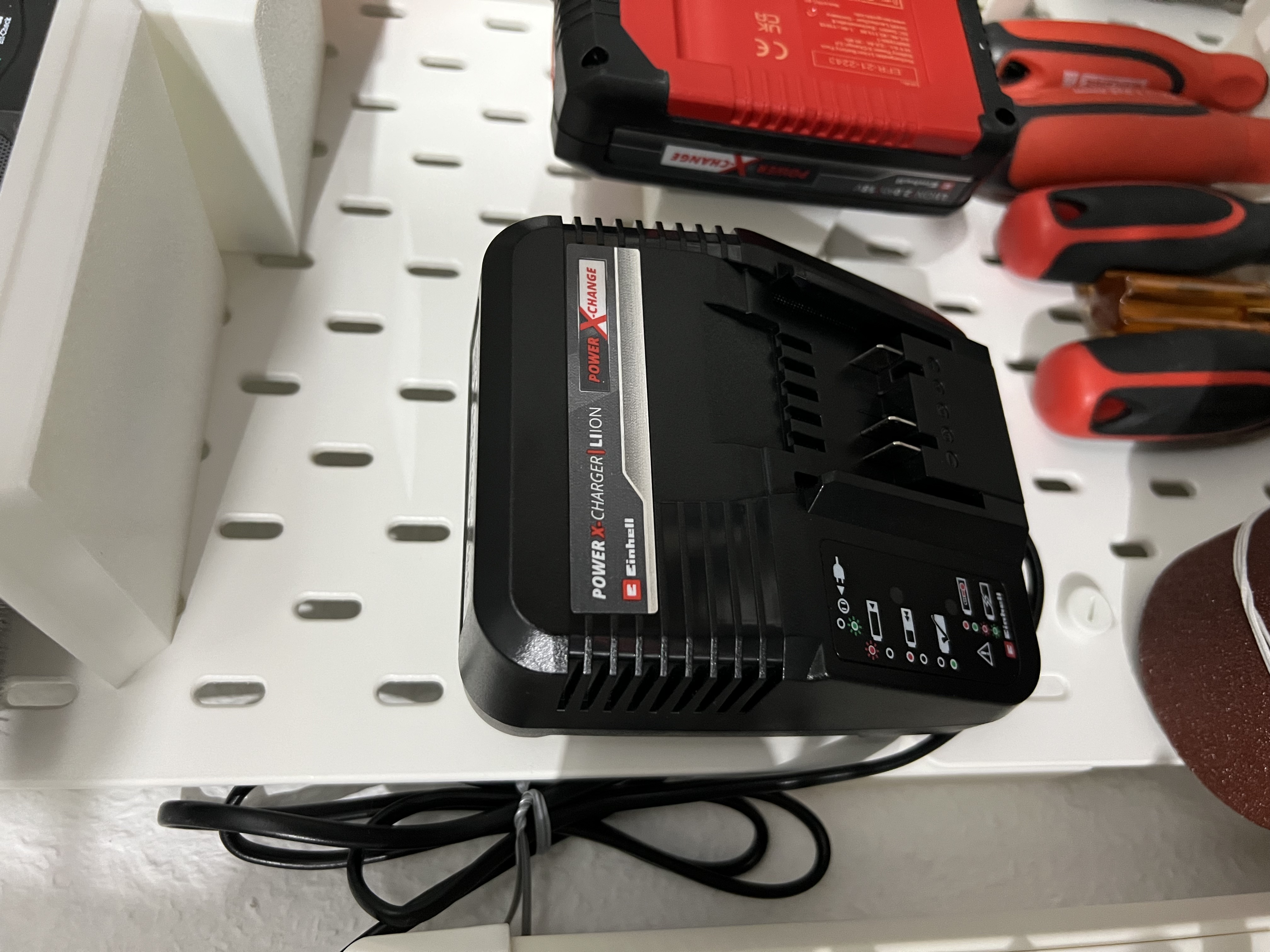 Skadis Universal Einhell PowerXChange Charger