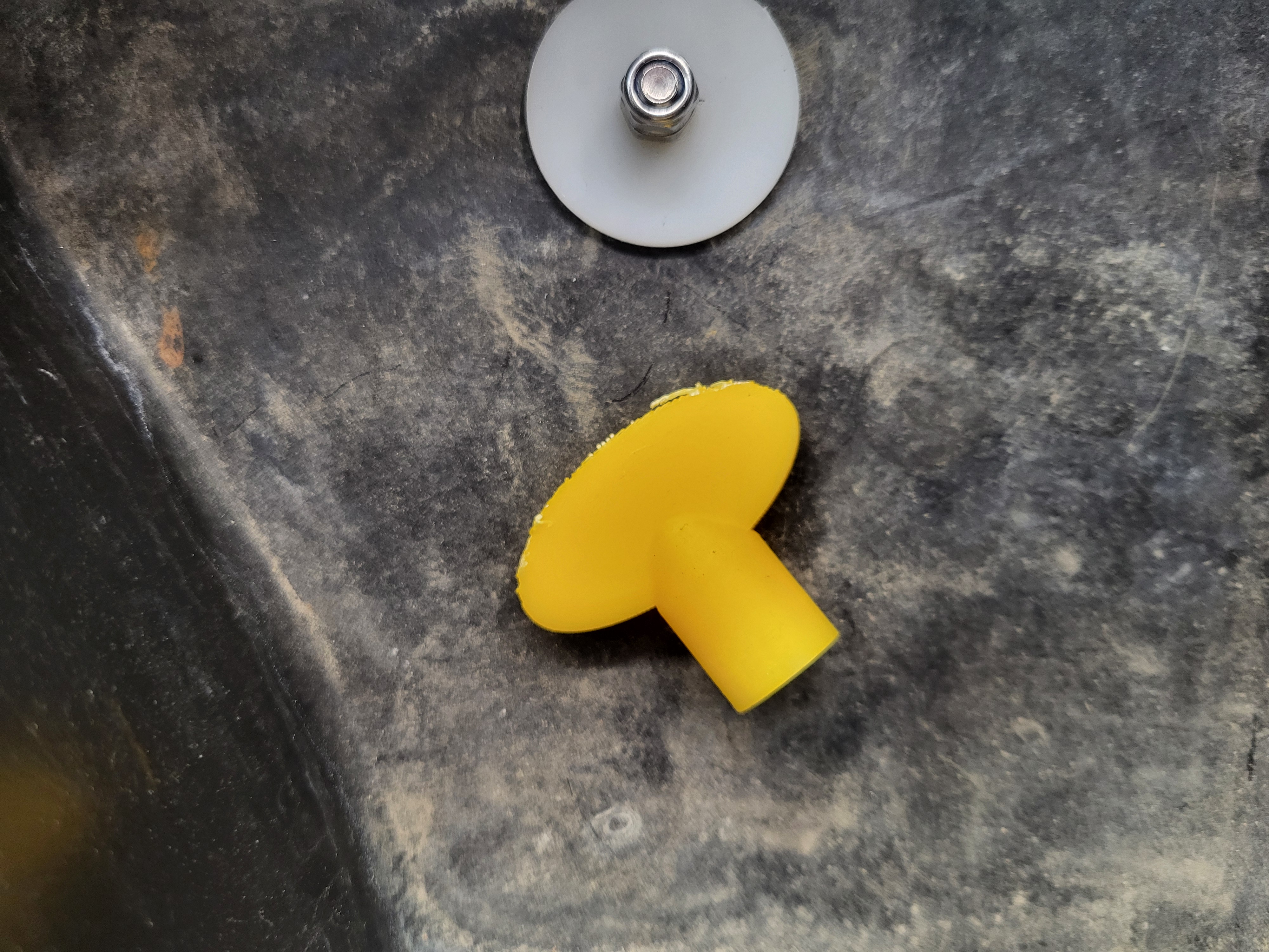 Riot Mako Kayak storage removal mechanism — thumbnail 13