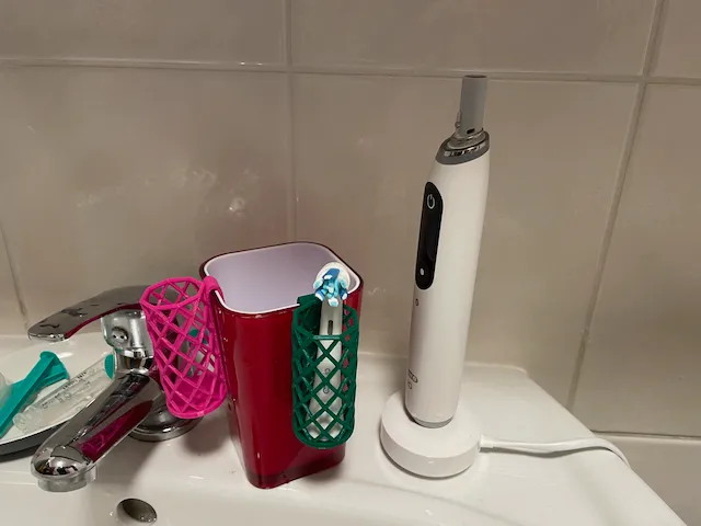 Holder for electric toothbrush head