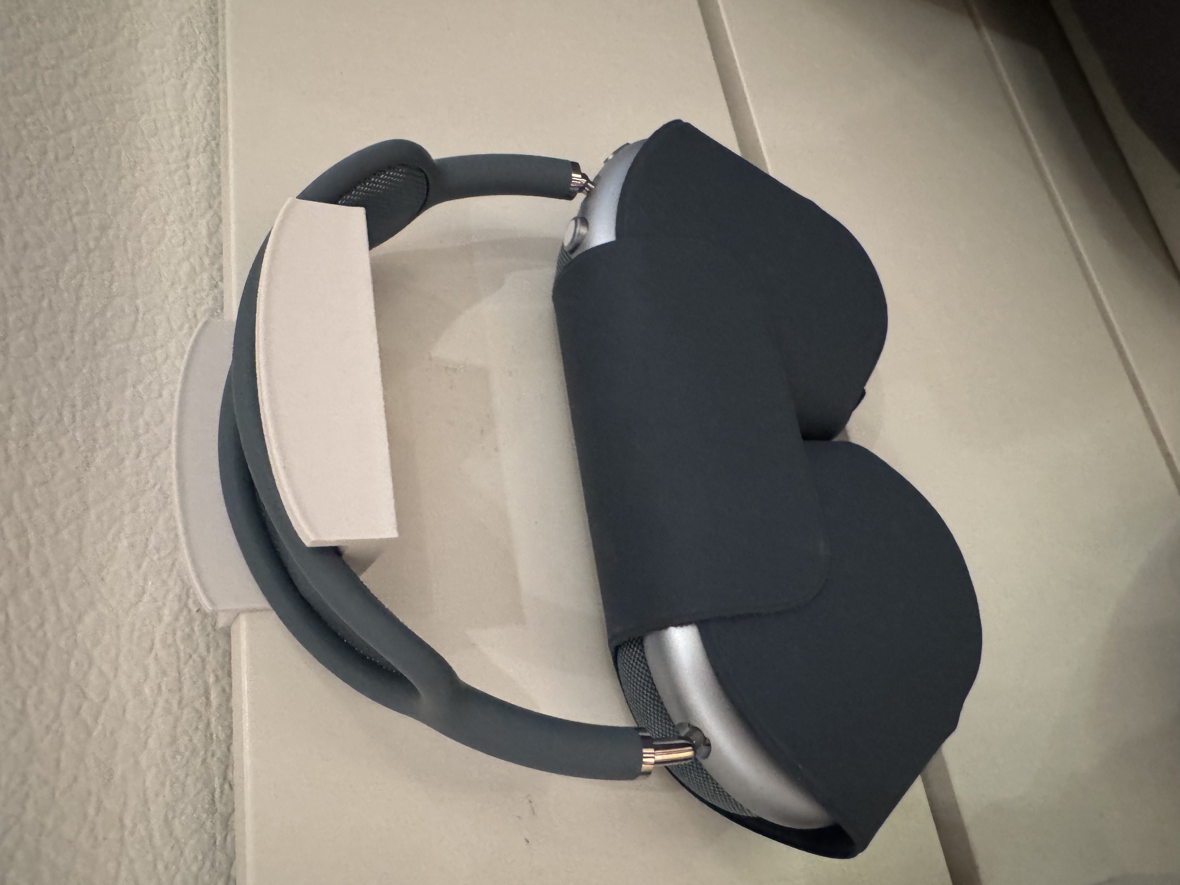 Headset holder for Ikea bed Nordli
