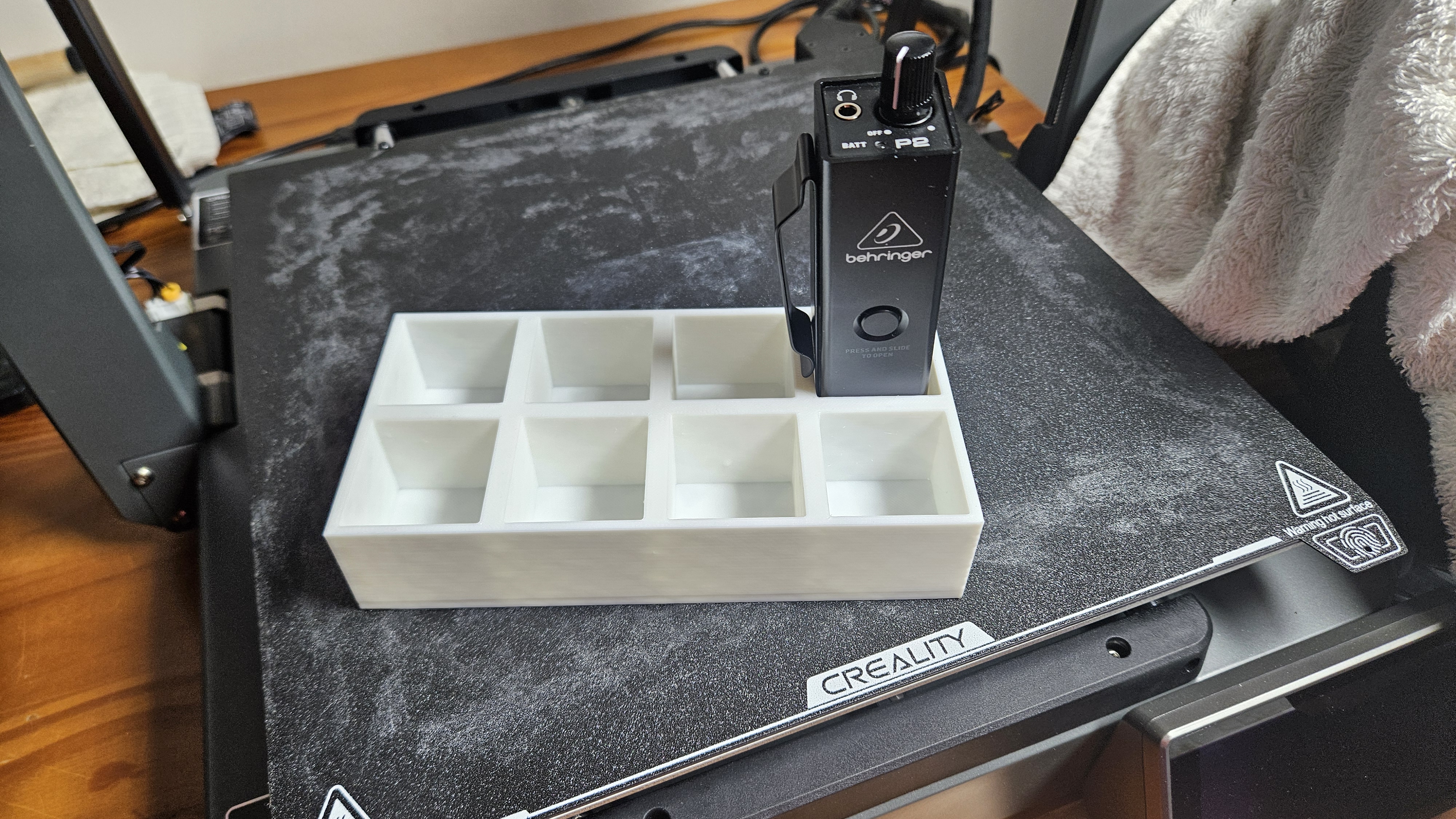 Behringer P2 x8 Desk Stand