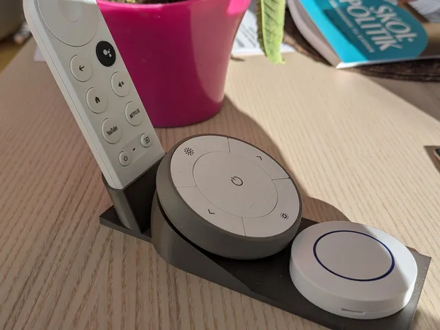 Chromecast remote, Trådfri remote and Zigbee button holder/stand