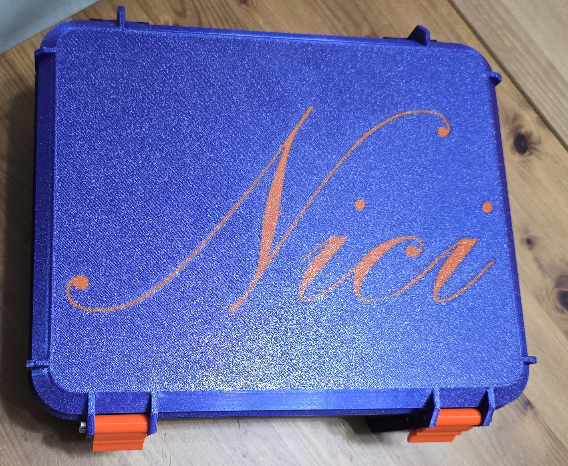 Box for threads — thumbnail 2