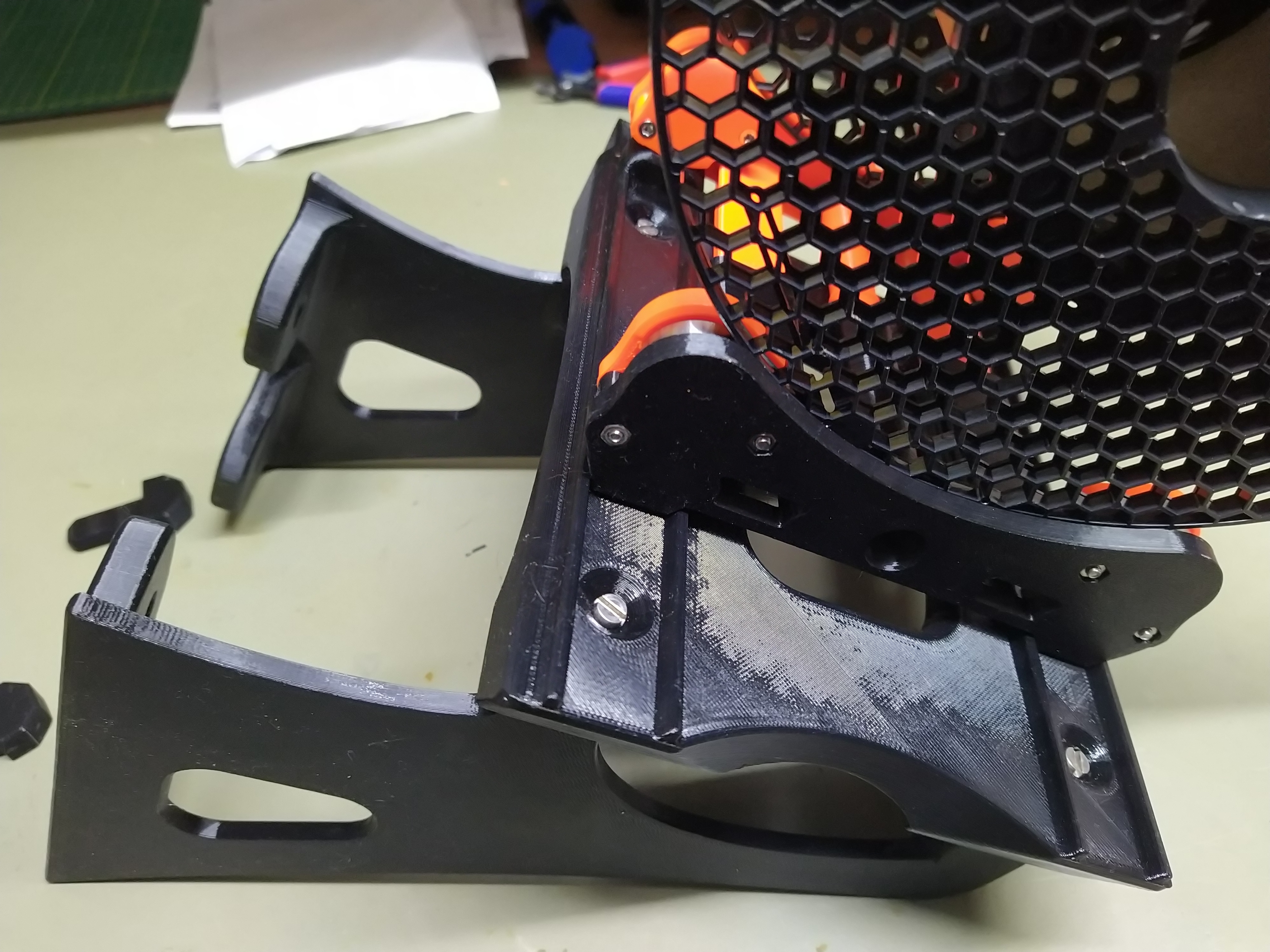 Wandmontagehalter für flexieblen Filamentrollenhalter