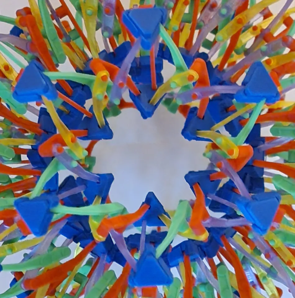 Truncated Icosahedron V2.0! (Hoberman Sphere) by TroggPrinter ...