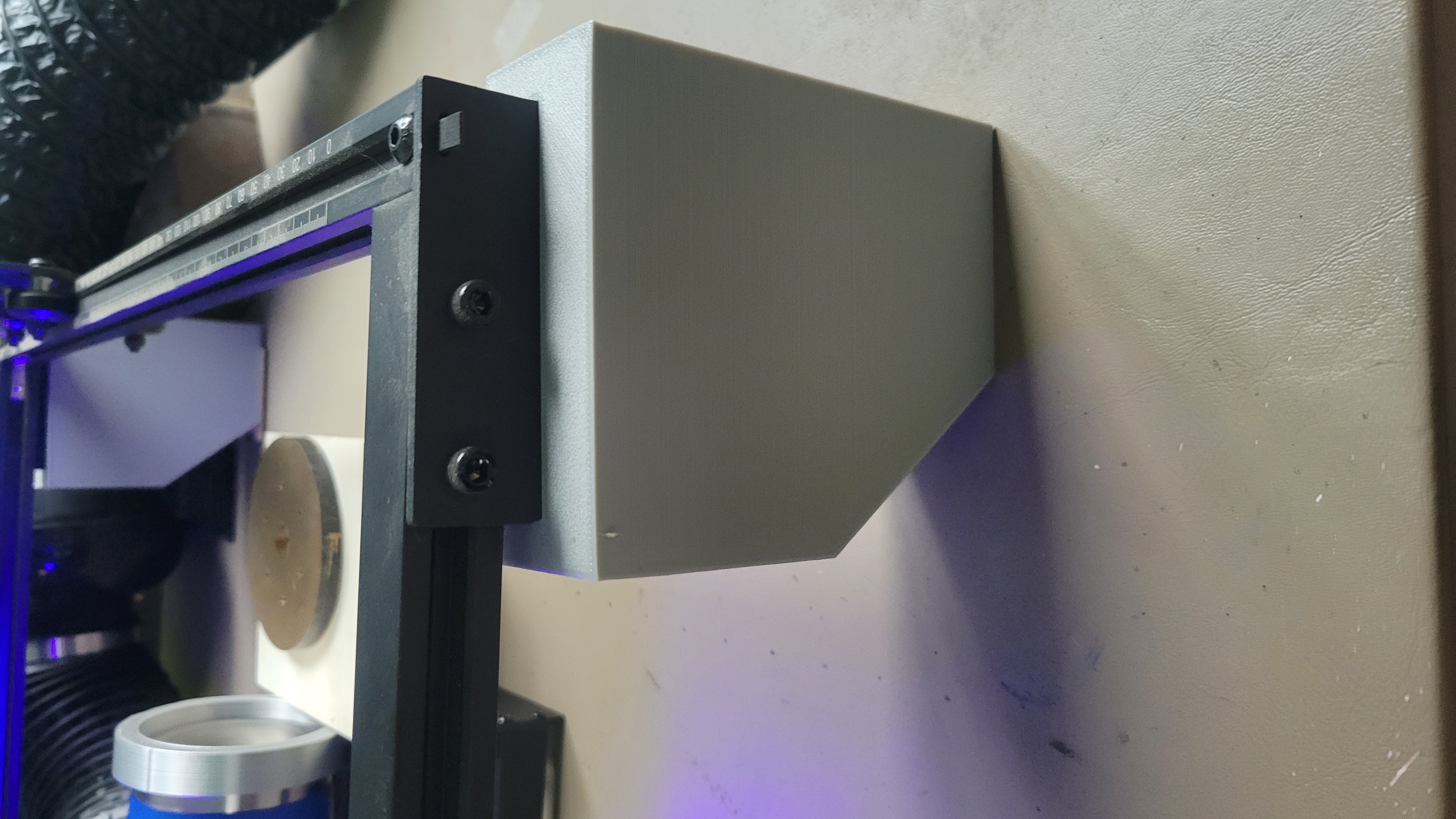 Sturdy Foot to Elevate Longer Ray5