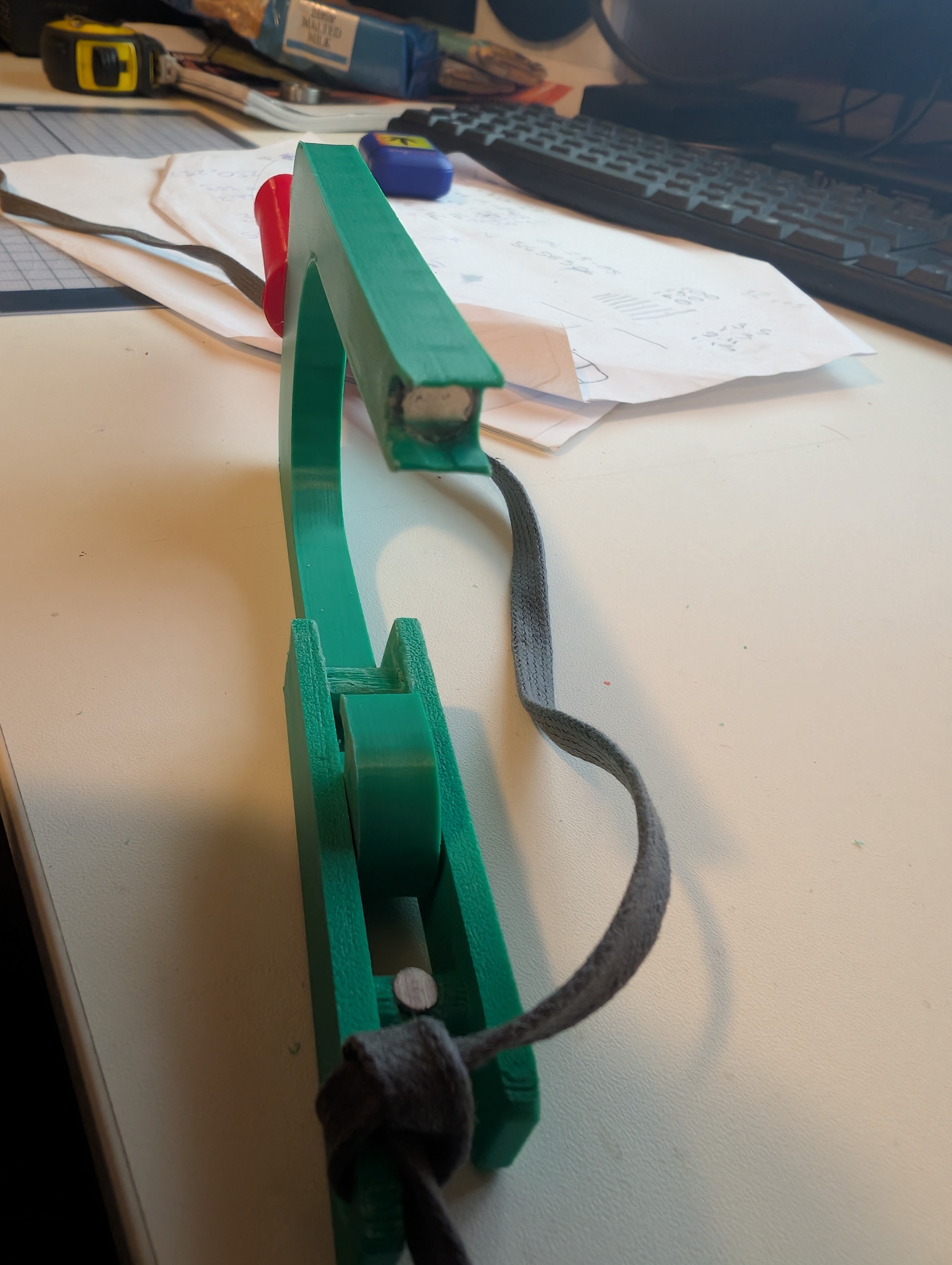 Mooring hook with magnetic slider