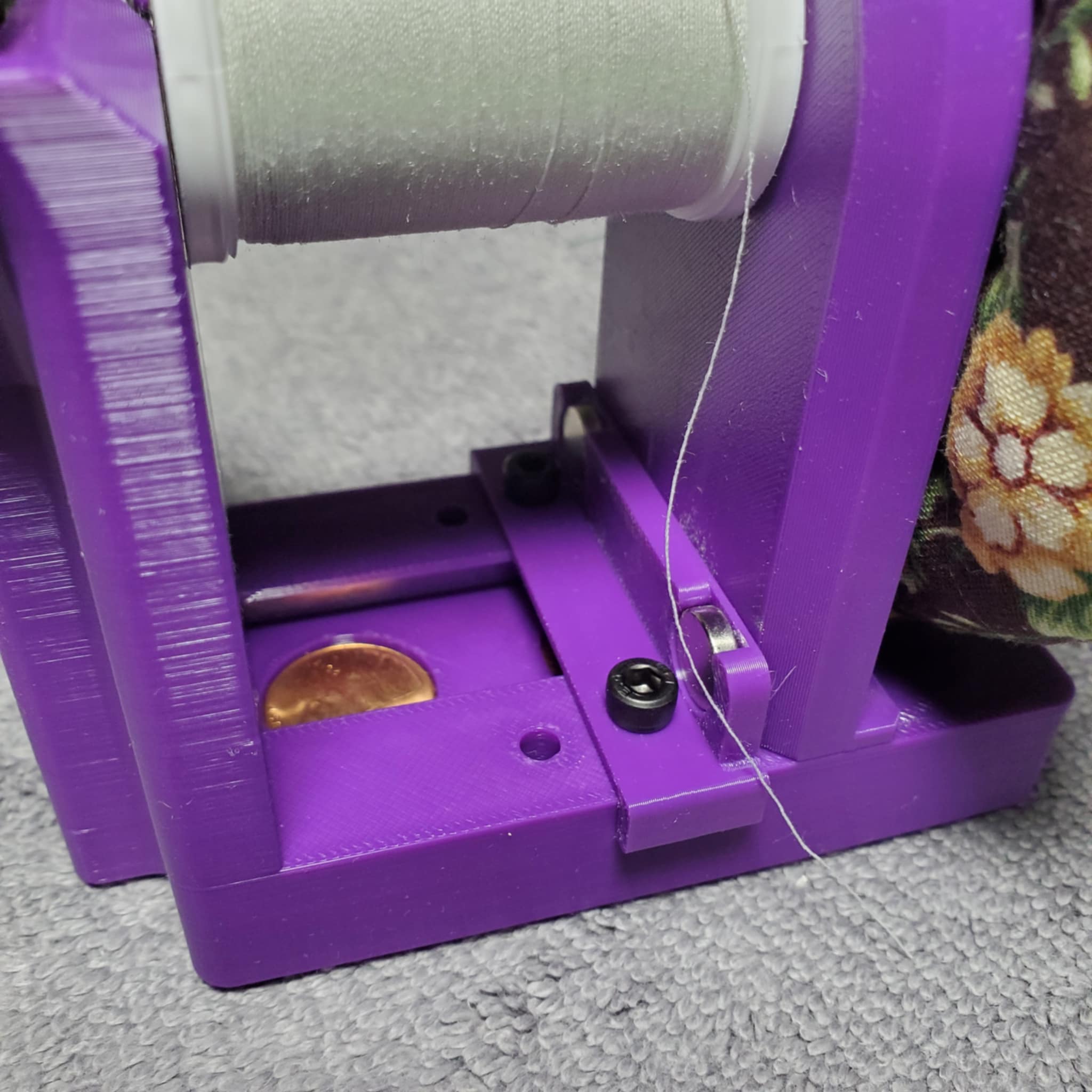 Easy-Swap Thread Spool Holder par InventorIan | Téléchargez ...