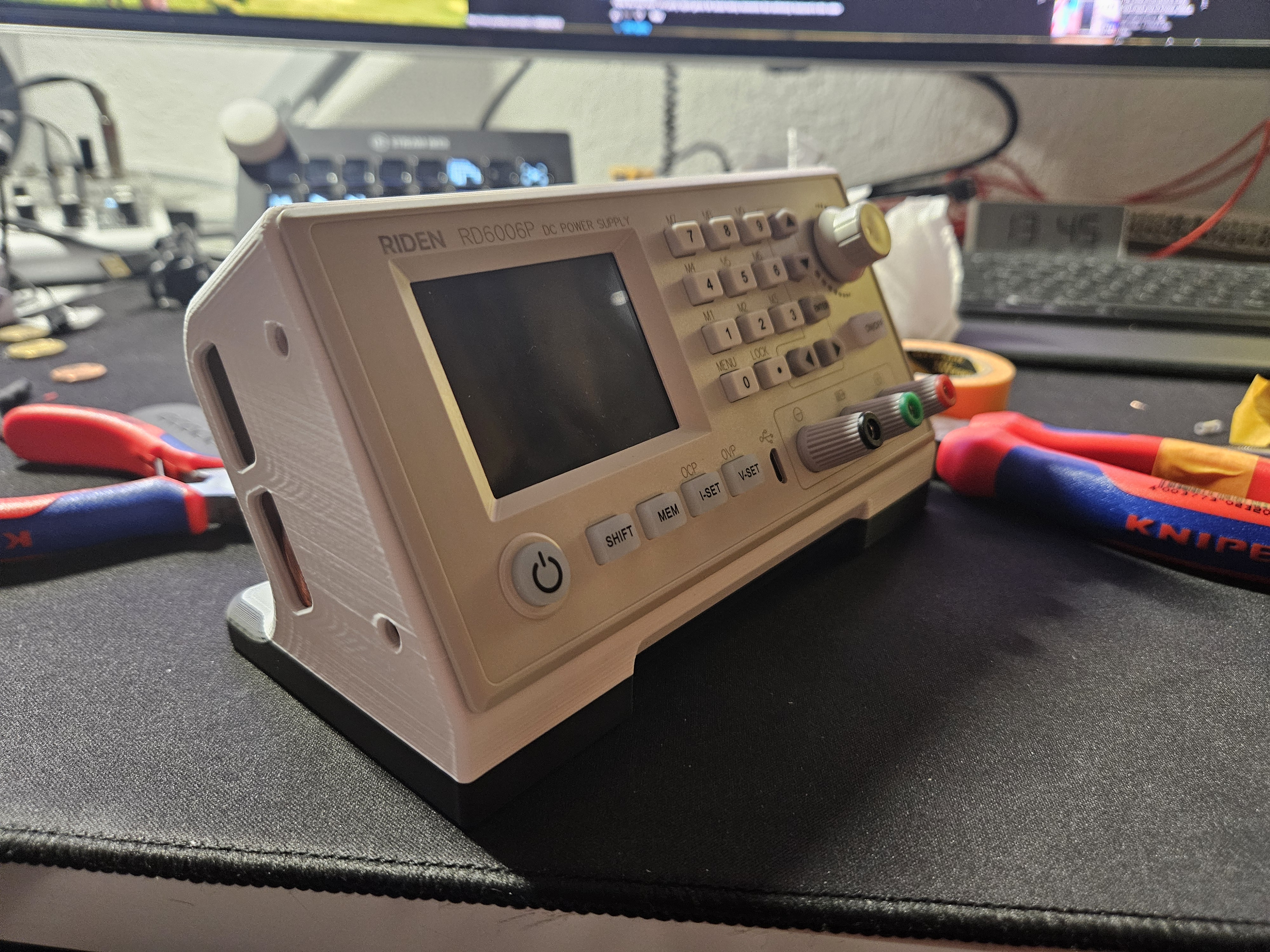RD6006P Case with Banana Plugs