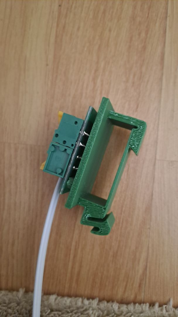 DIN holder for RJ12 splitter