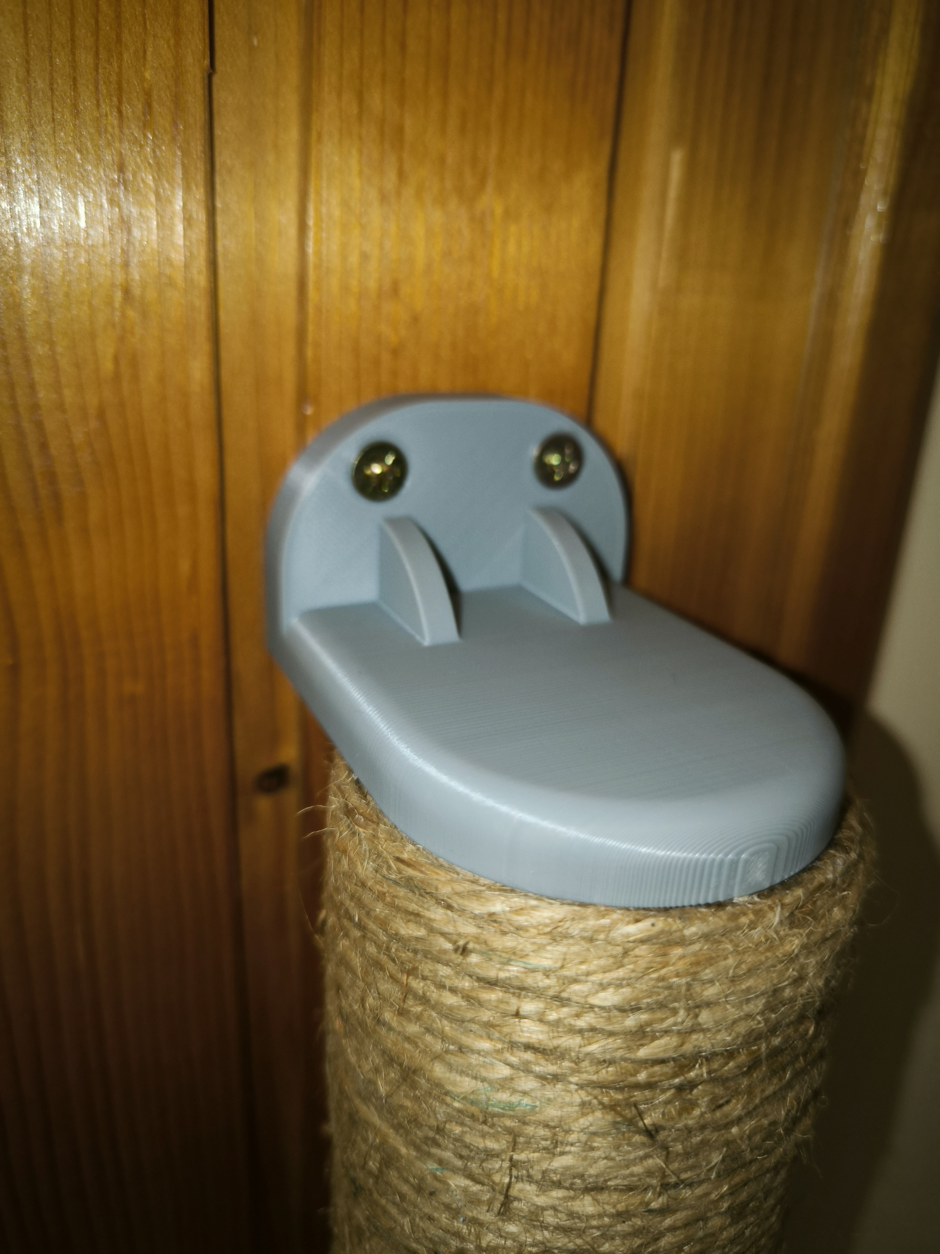 Miniatura 2 do modelo 3D Wall mounted support for cat tree