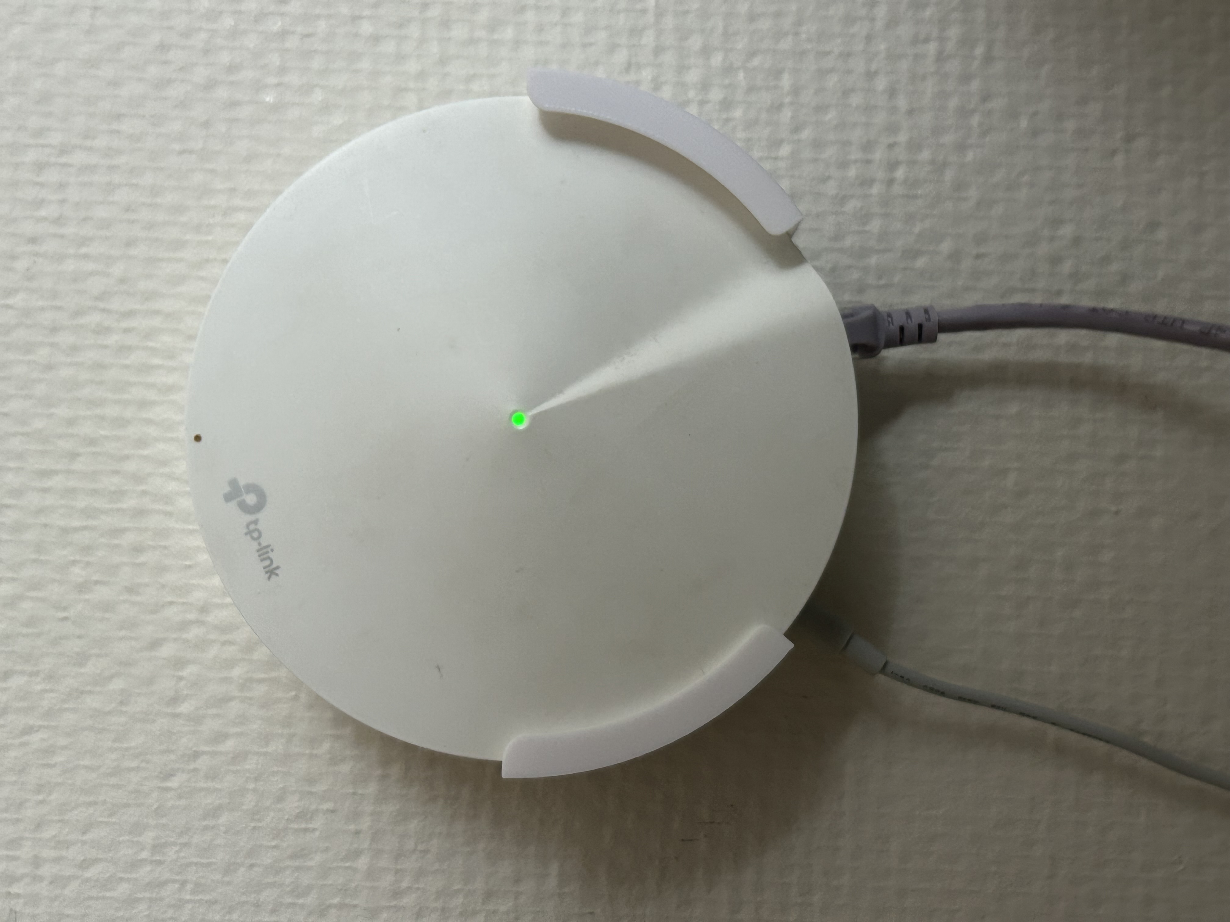 TP-Link Deco M9 wall mount