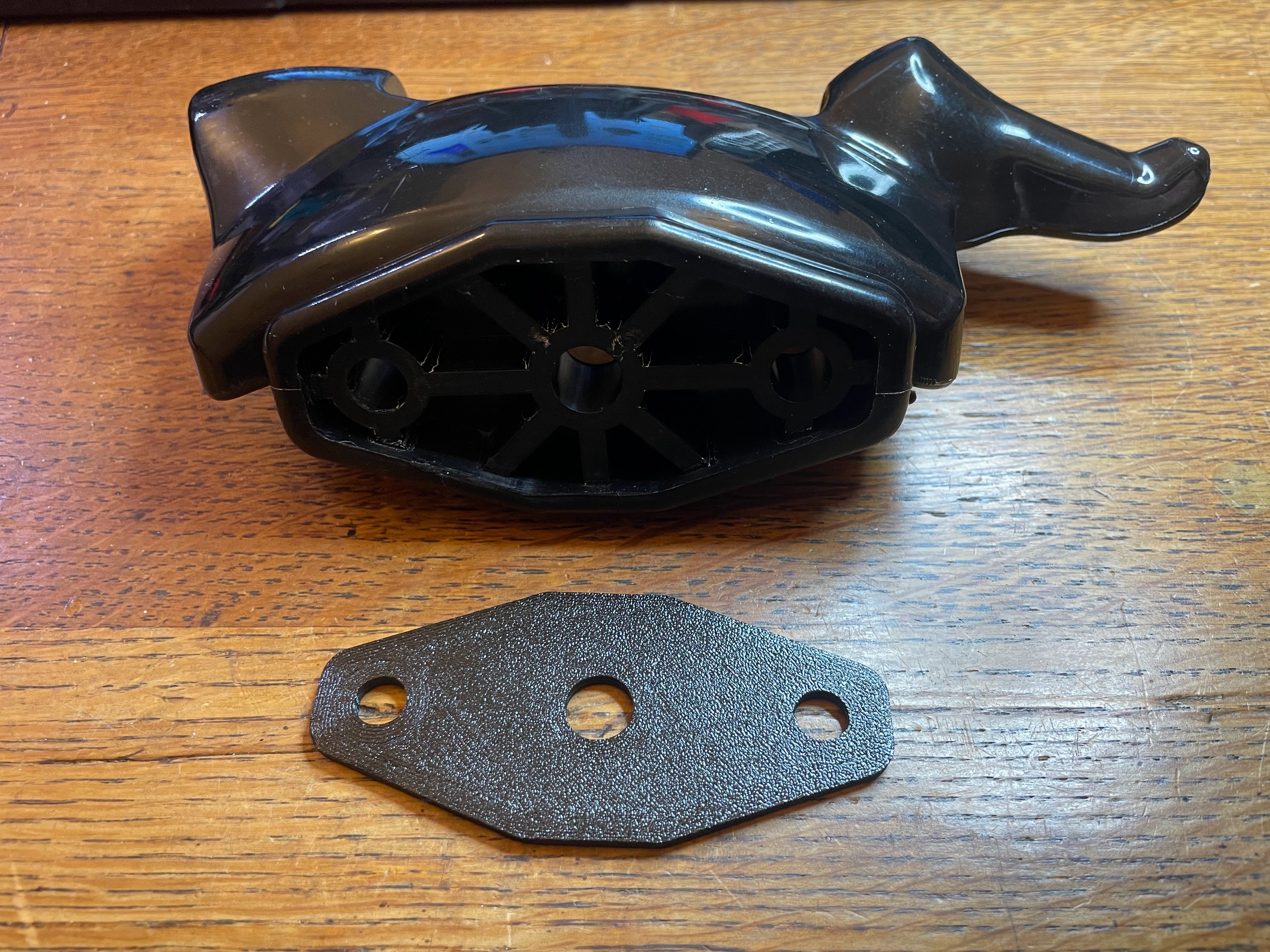 Duck Head Spacer for a Tyre mount/demount tool.