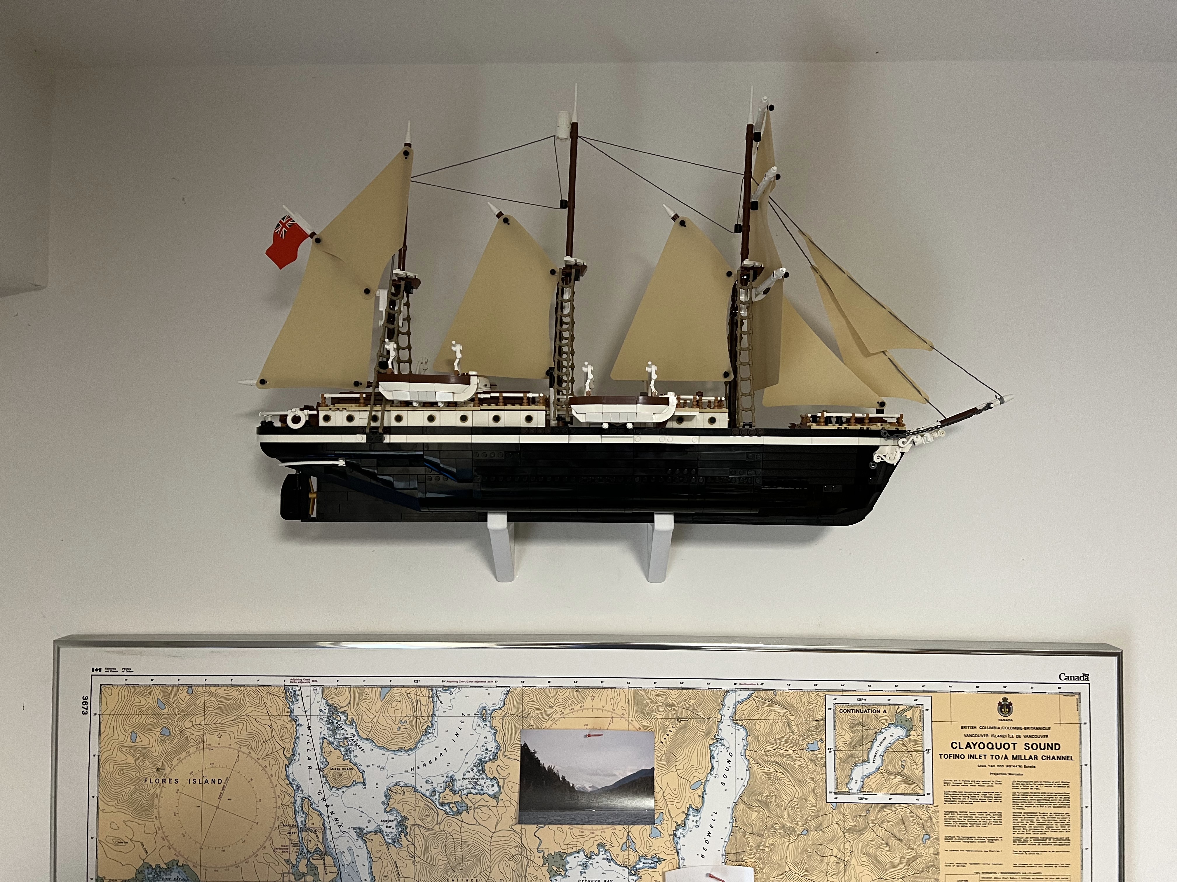 Wall mount for Lego Endurance 10355