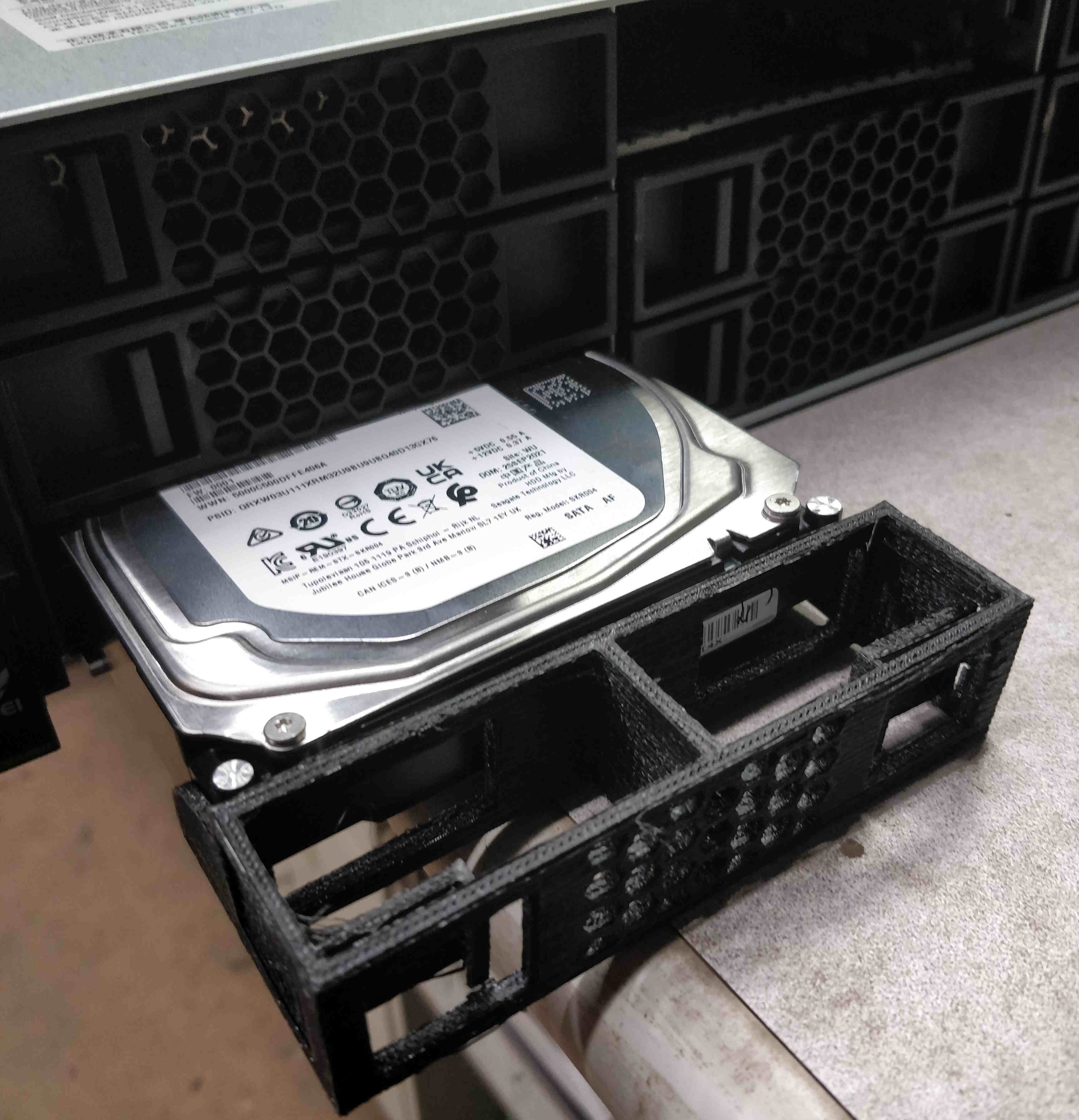 Huawei Fusion Server 3.5in 2.5in (SFF) toolless hard drive caddies