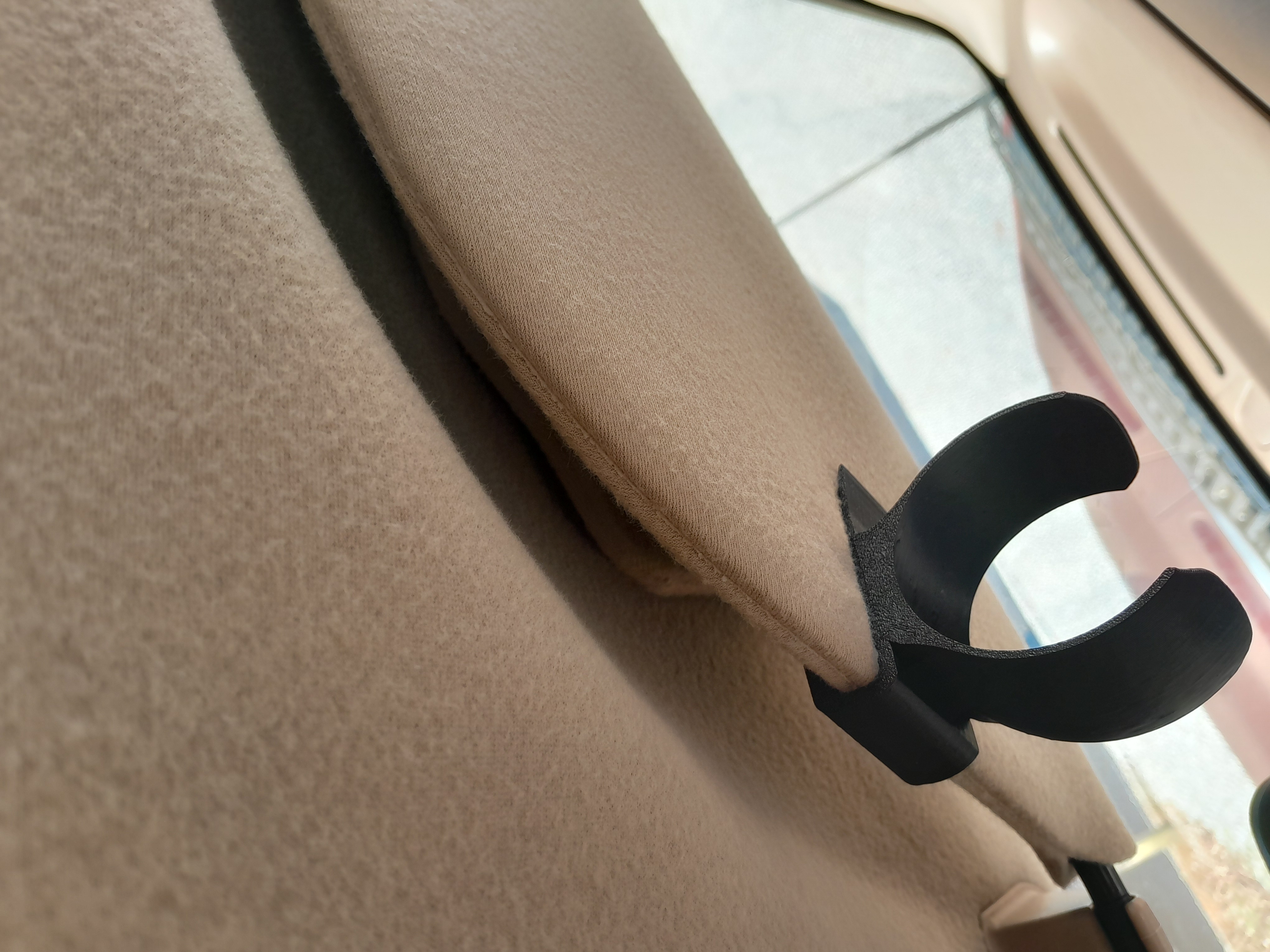 Tennis ball visor clip