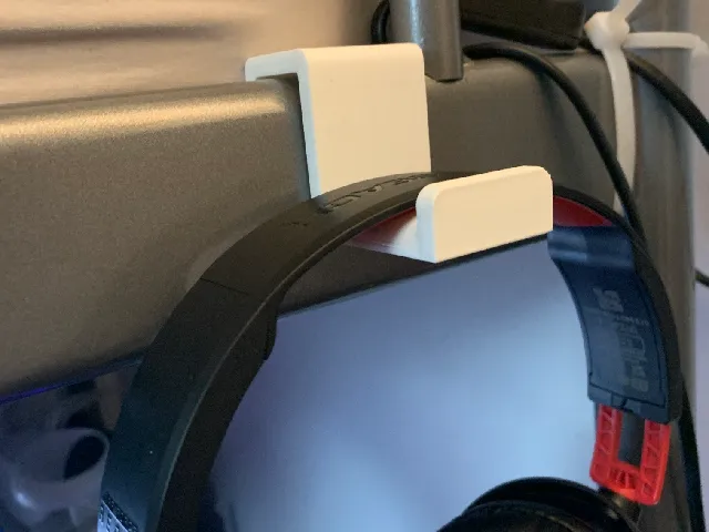 Headset Hanger for IKEA SVÄRTA Loft Bed