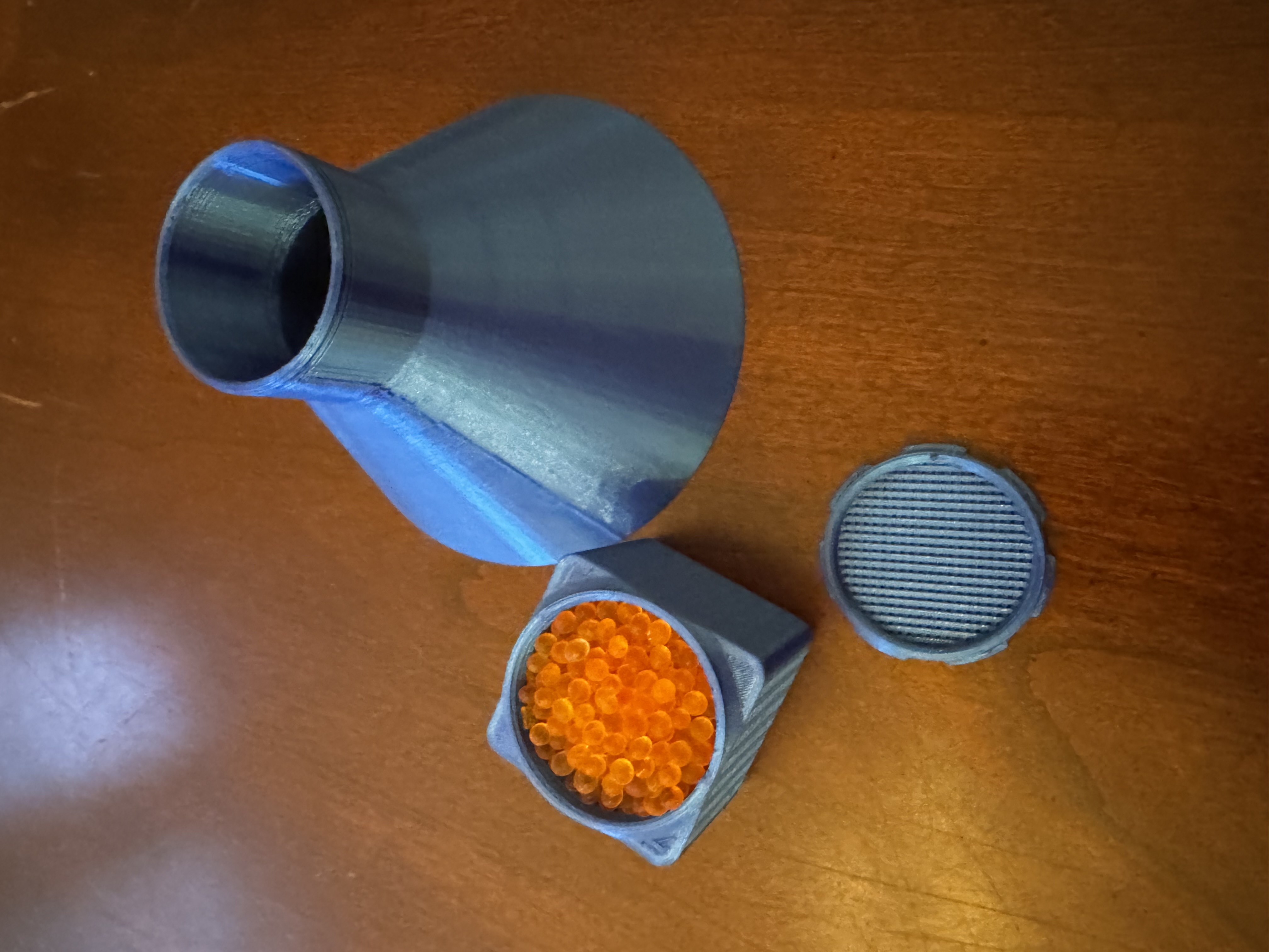 Screw on funnel for silica gridfinity box