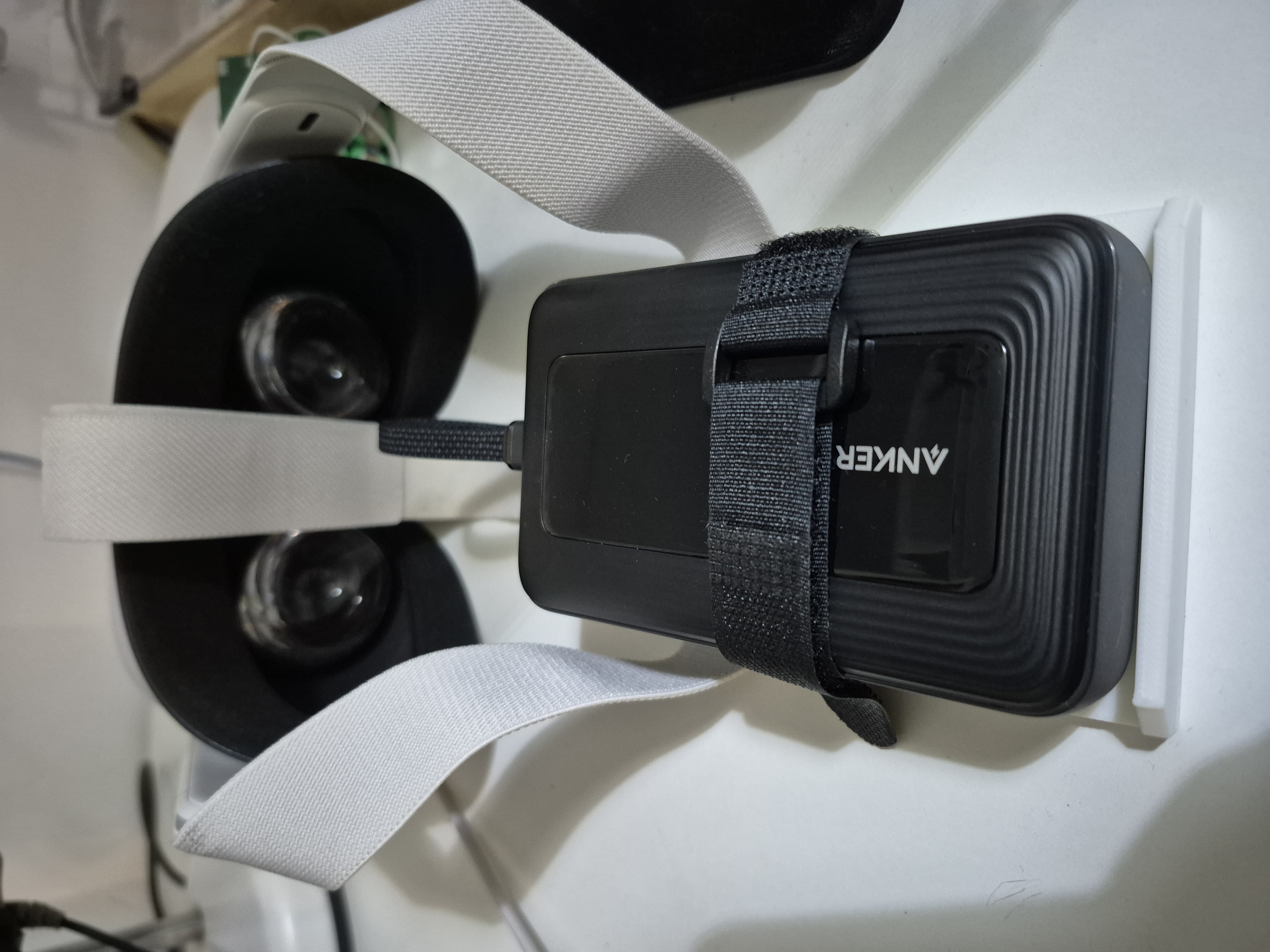 Quest 2 External Battery / Powerbank Holder (Any size should work)