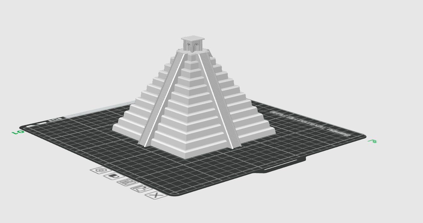 Pyramide Maya, Maya Pyramid