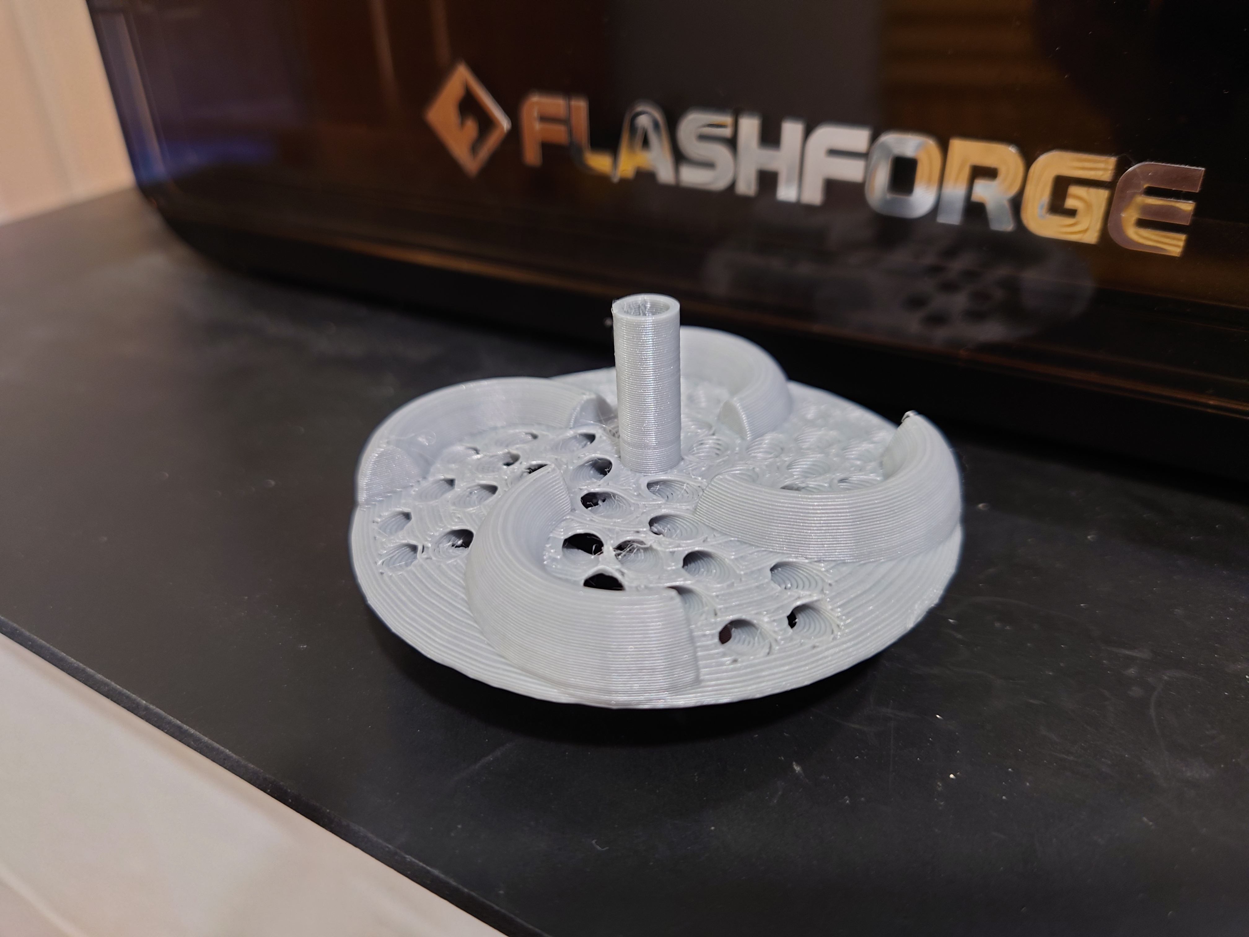 Miniatura 3 do modelo 3D Overengineered Vortex Drain Filter