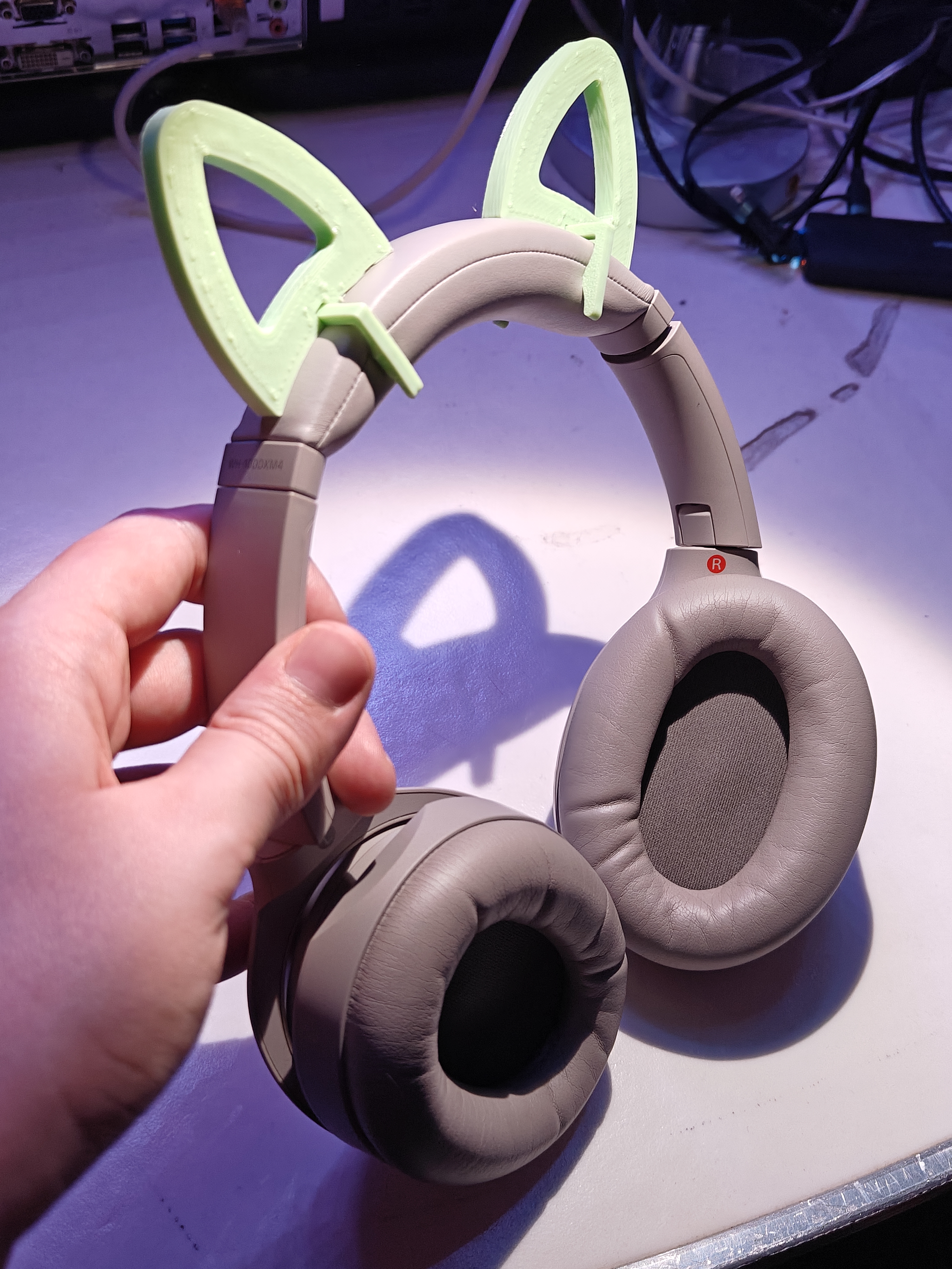 Parametric snap-on cat ears for Sony WH-1000XM4 headphones