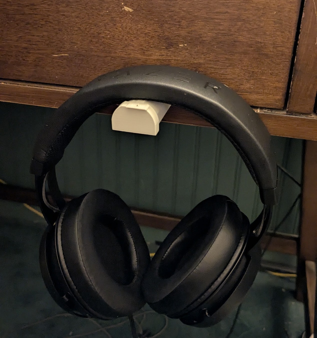 Drawer Headphone Holder
