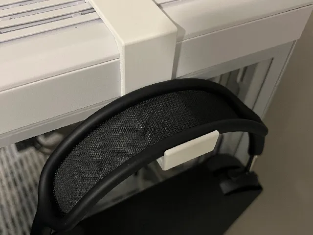 Hyte Y70 Headphone Holder