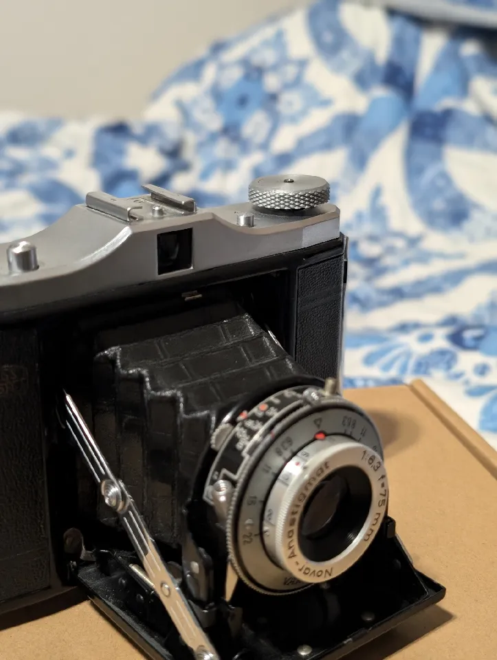 Zeiss Ikon Nettar 120 film camera winding knob by
