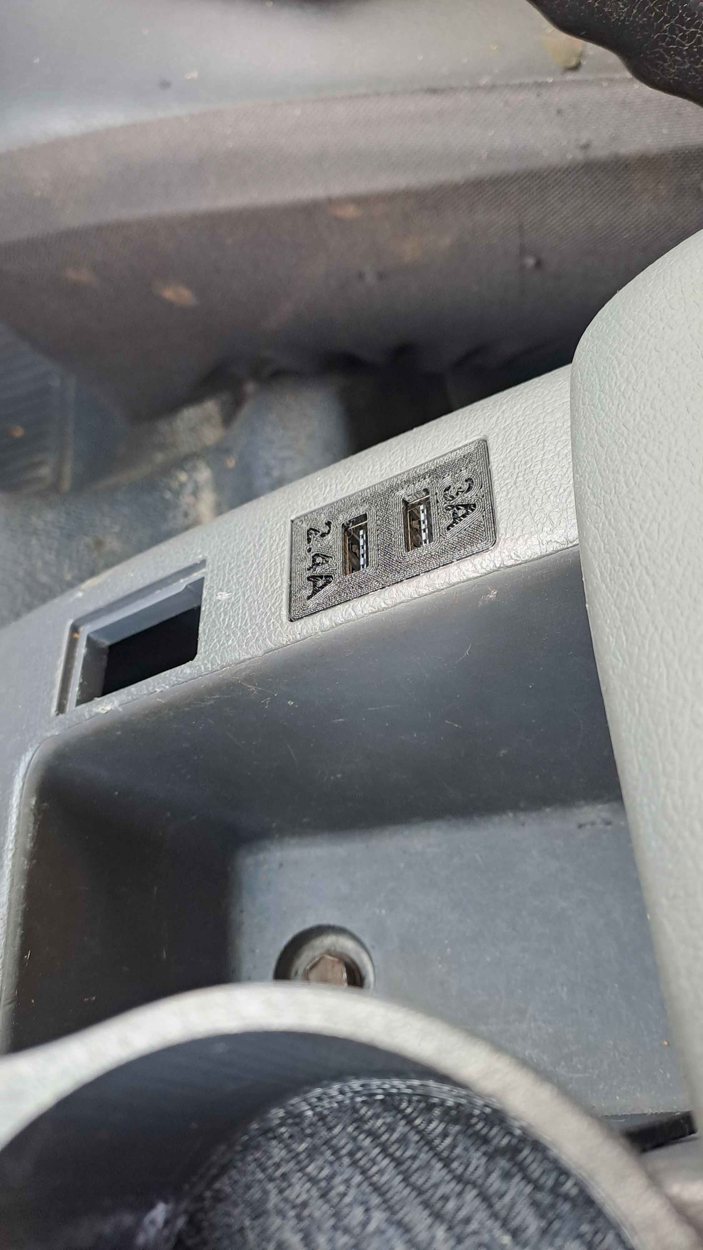 80 series landcruiser usb socket