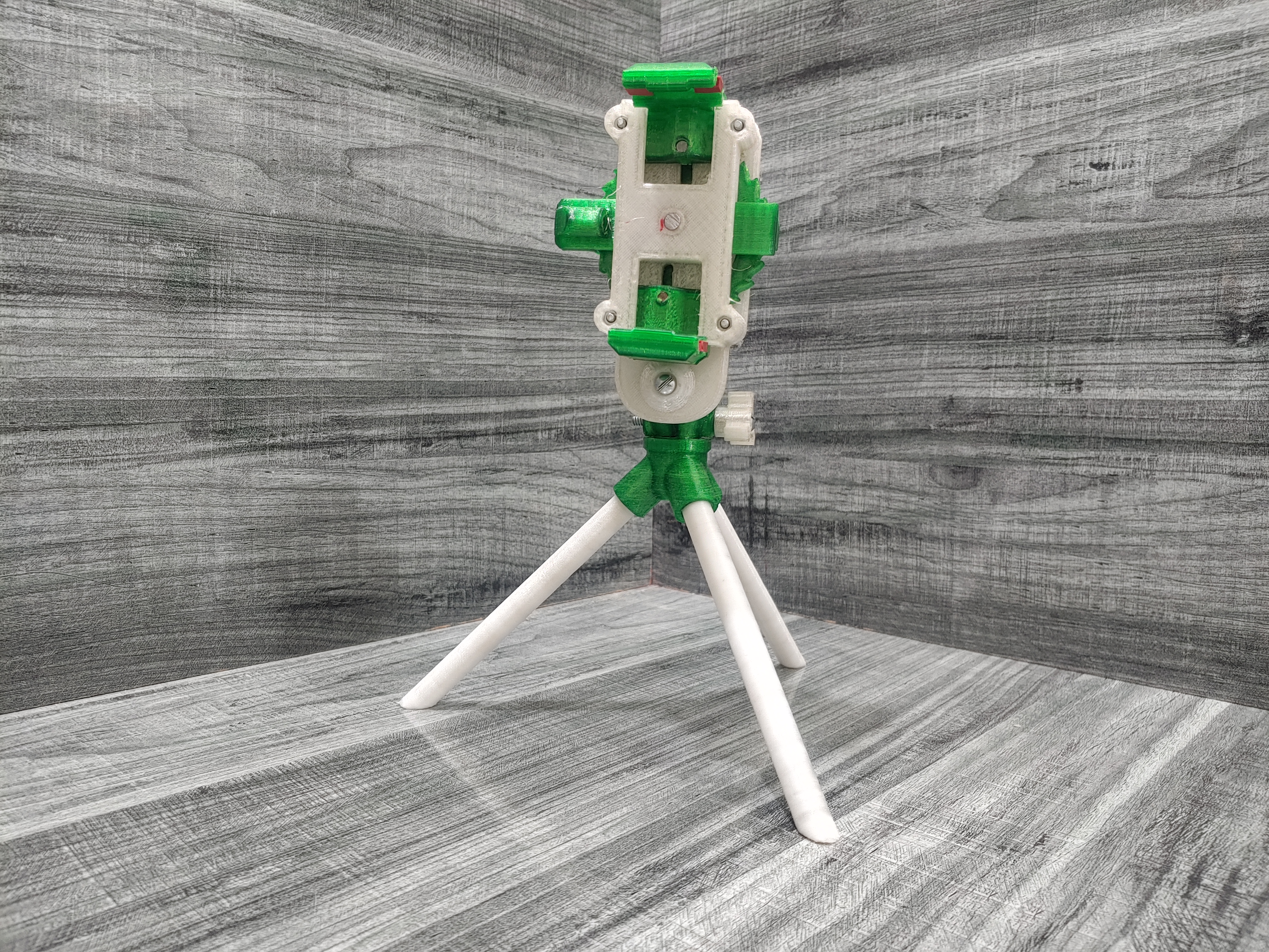 Tripod phone stand (3d printed 90-180-360 degree)
