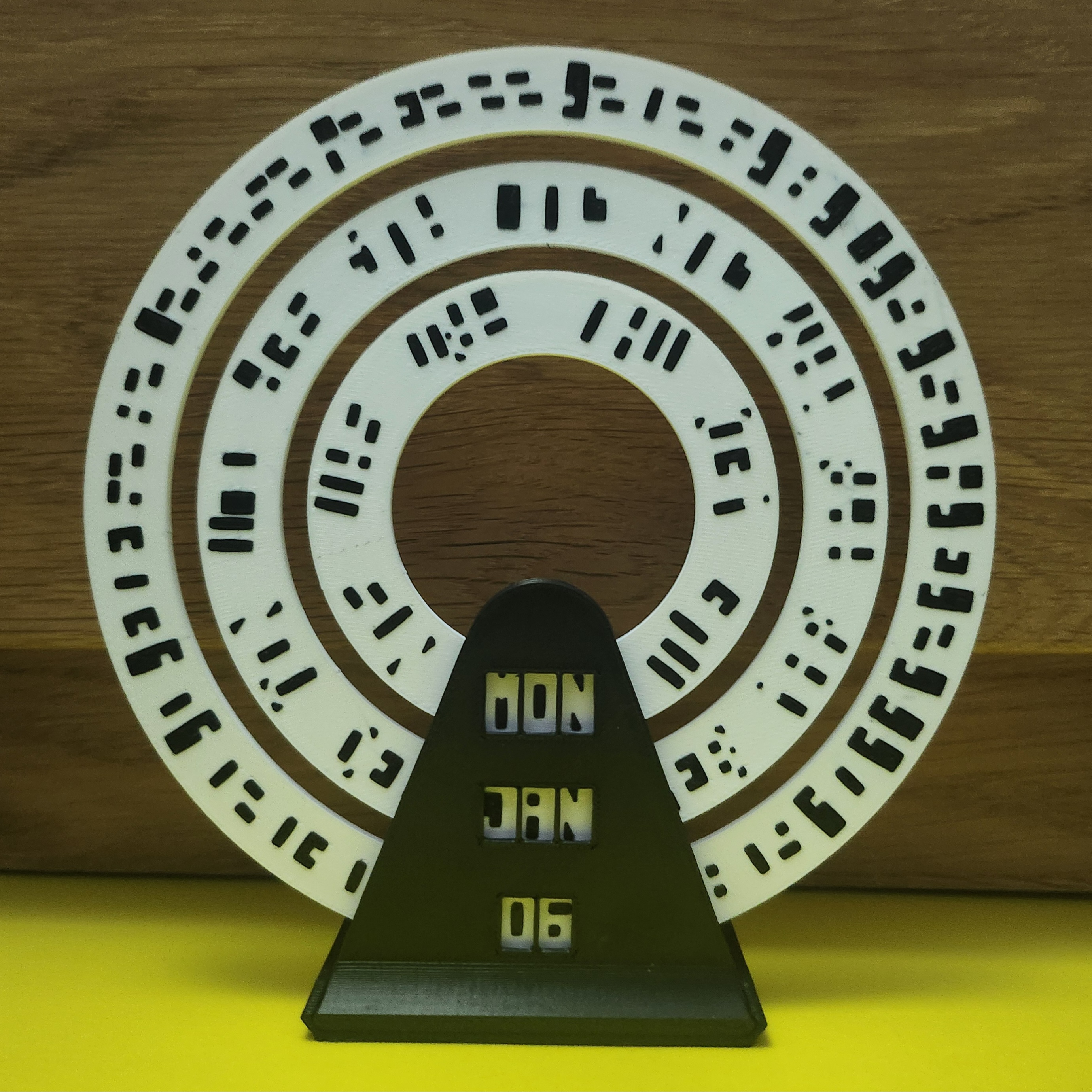 Miniatura 2 do modelo 3D Cryptic Calendar