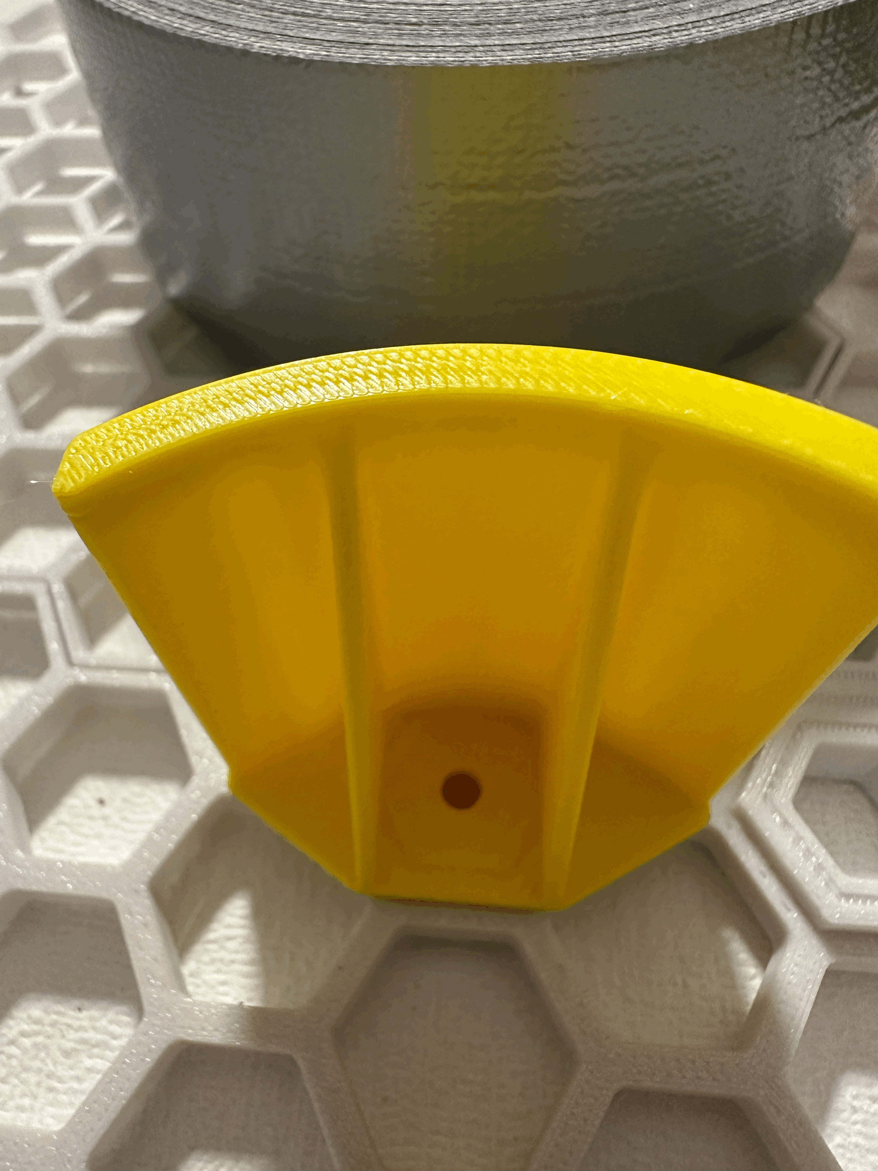Honeycomb hook for tape (scotch). No screws needed. — miniatura 2