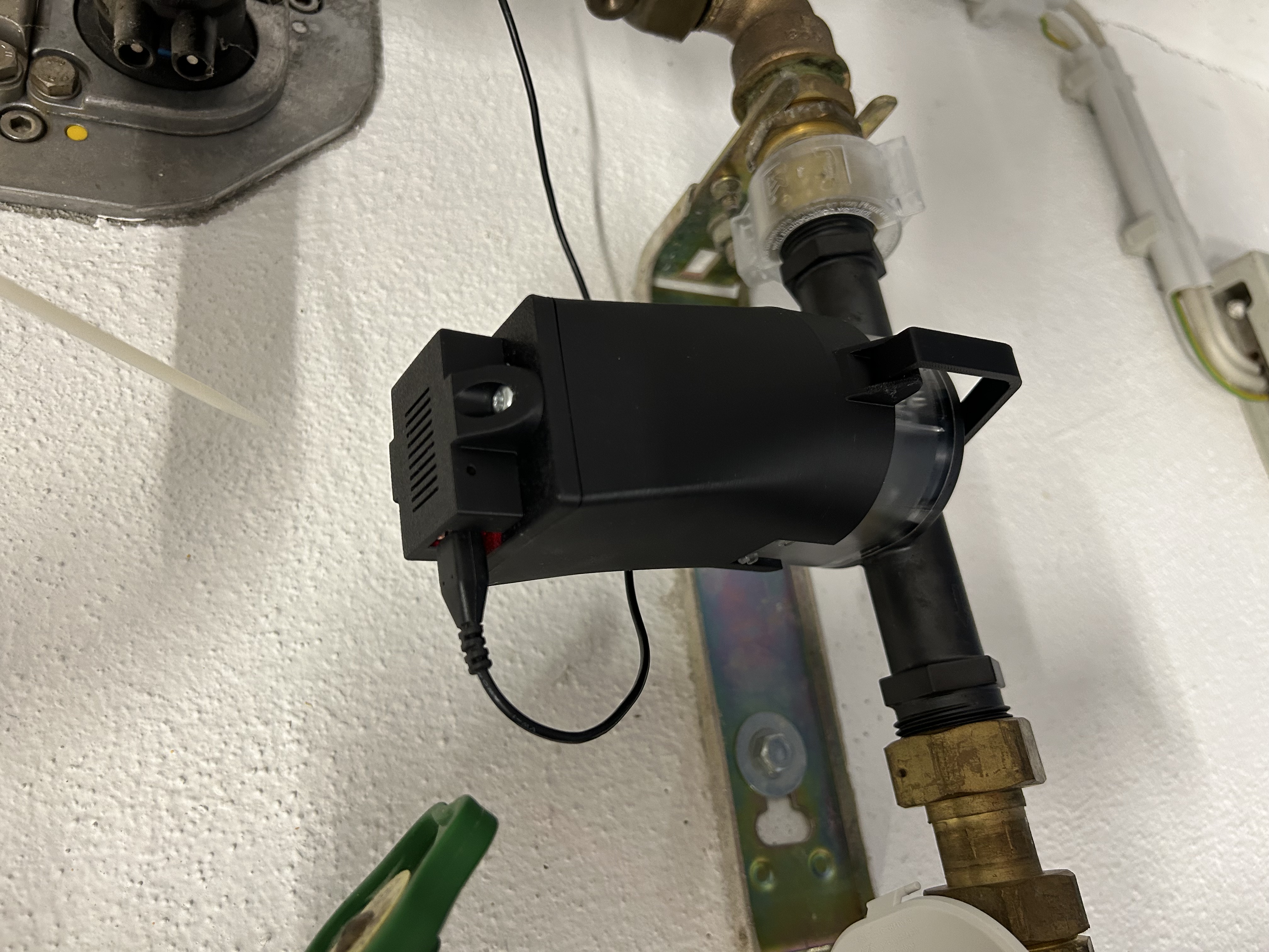Case for ESP32-CAM for AI-on-the-edge on an Axioma Watermeter