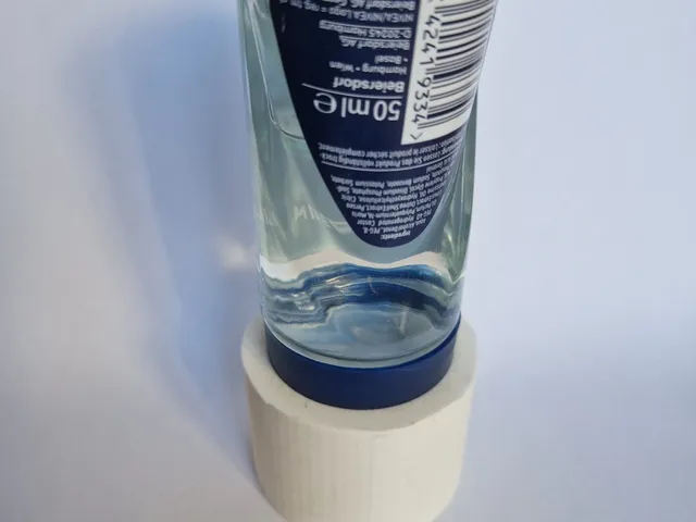 Minimalistic stand for Nivea roll-on deodorant