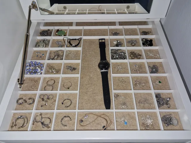 Jewelry organization inlay for IKEA MALM dressers