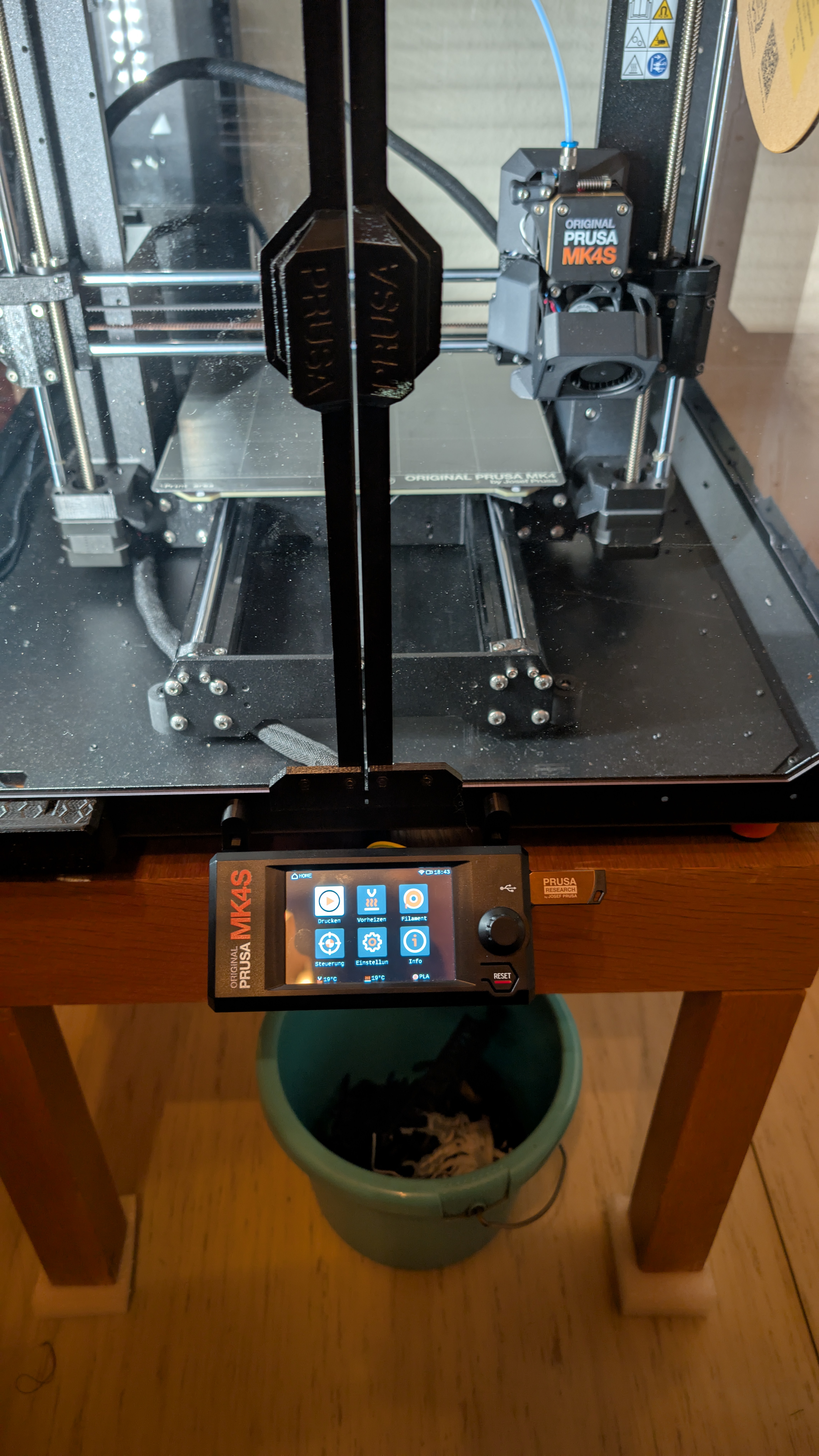 Adapter zur Außenmontage des neuen MK4S-xLCD's (nur xLCD A!) am "Original Prusa Enclosure"