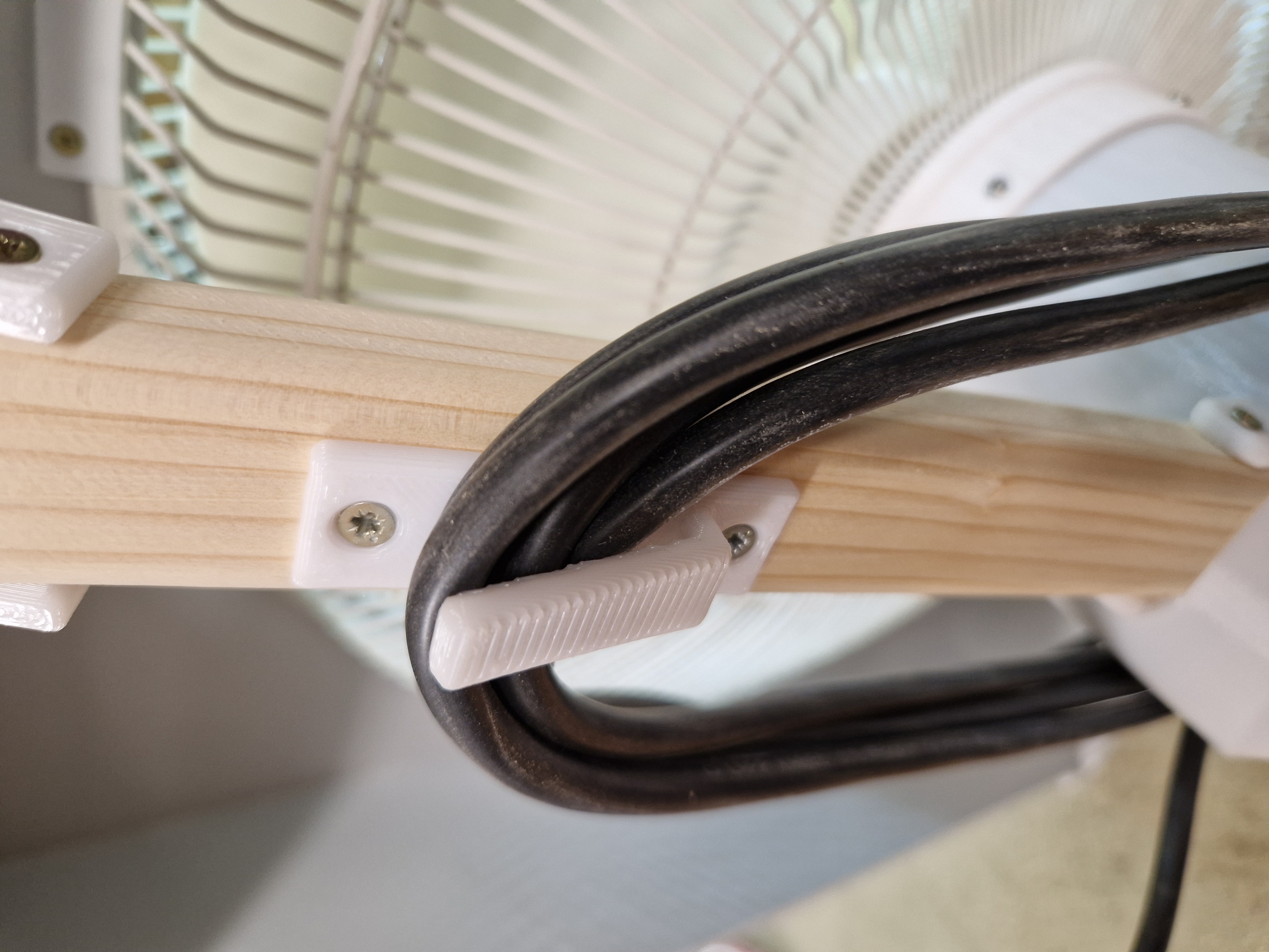 Small hook for winding cables