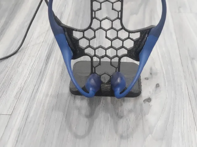 Shokz Openrun Mini Charging Port