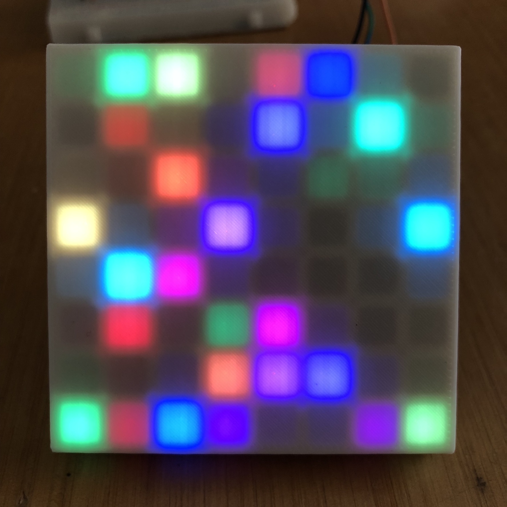 Miniatura 4 do modelo 3D GlowBit 8x8 LED Matrix Cellular Diffuser
