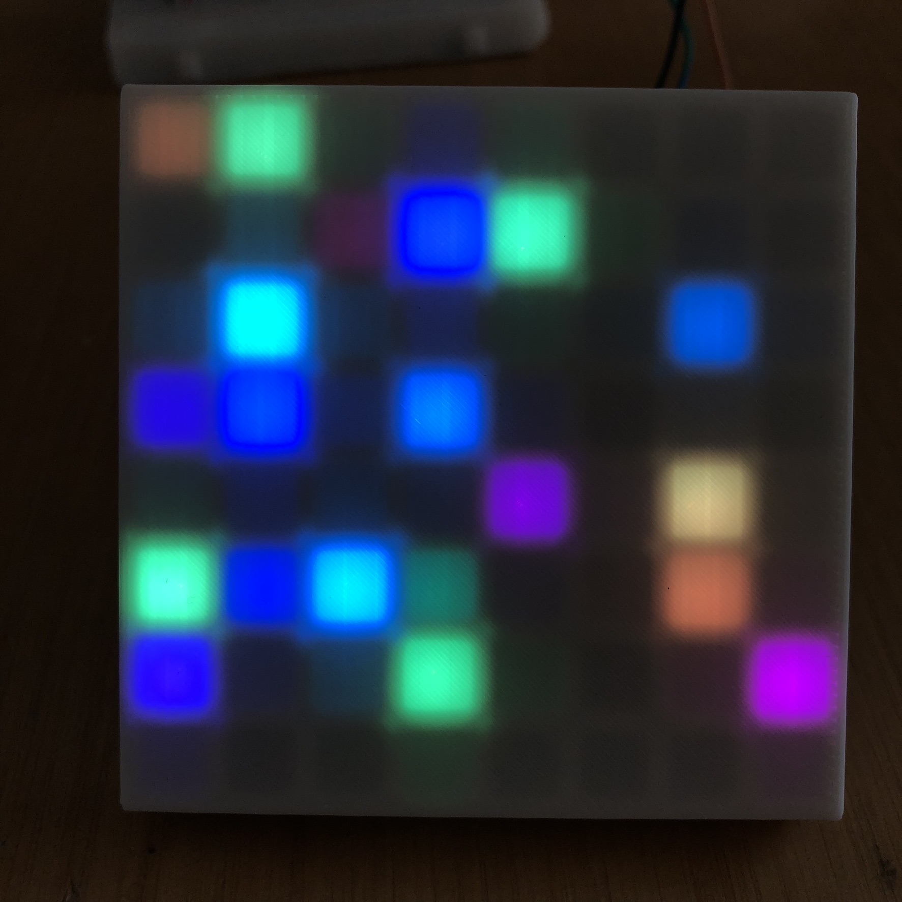Miniatura 5 do modelo 3D GlowBit 8x8 LED Matrix Cellular Diffuser